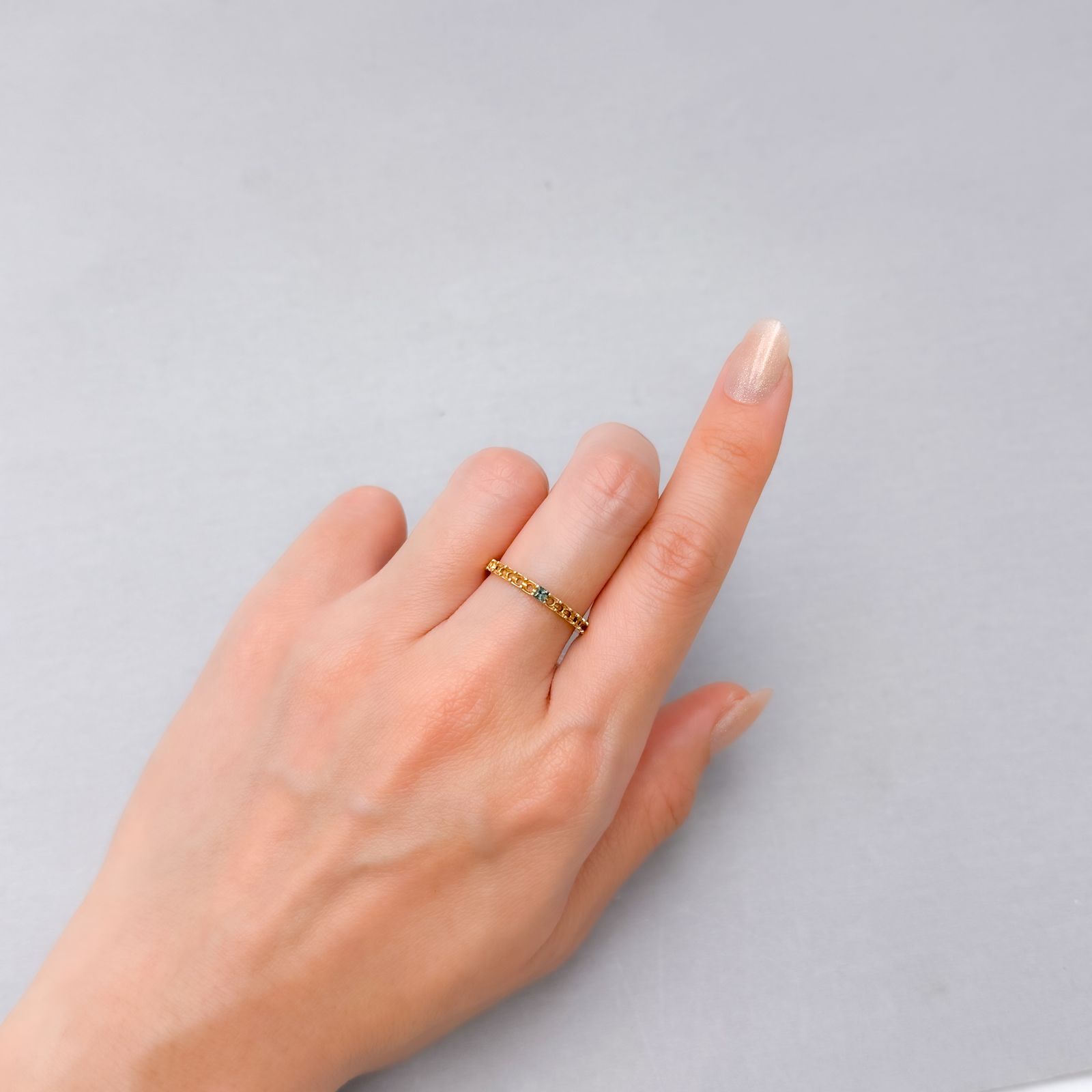 ◇プリンセスカット◇ベキリーブルーガーネット（カラーチェンジガーネット アレキタイプ） マダガスカル・ベキリー産 0.052ct [241229624]2x2mm前後