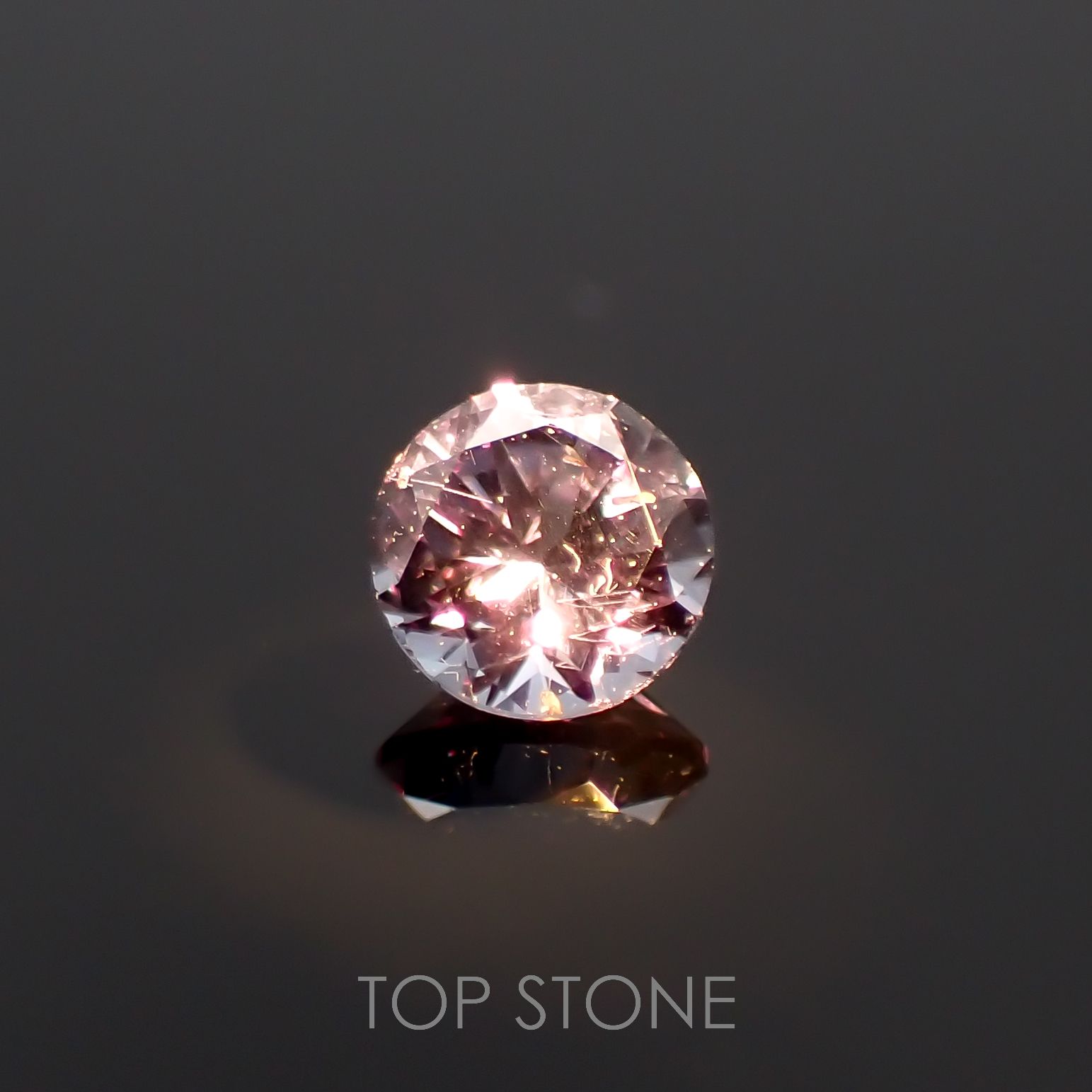 カラーチェンジガーネット アレキタイプ(宝石名ガーネット)マダガスカル・ベキリー産 0.18ct 識別済[221219420]3.3x3.3mm前後