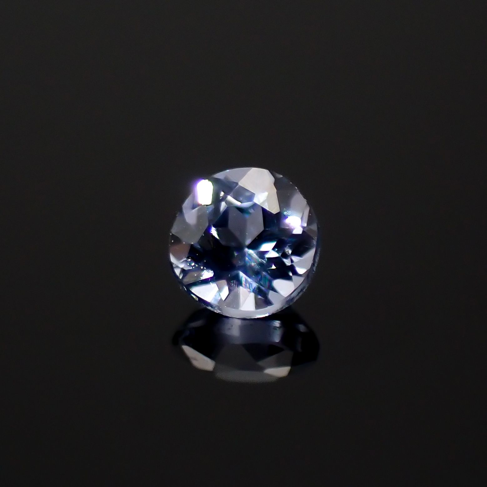 コバルトブルースピネル(宝石名ブルー・スピネル)タンザニア産 0.076ct ソ付(日独)[230622547]2.39x2.44mm前後