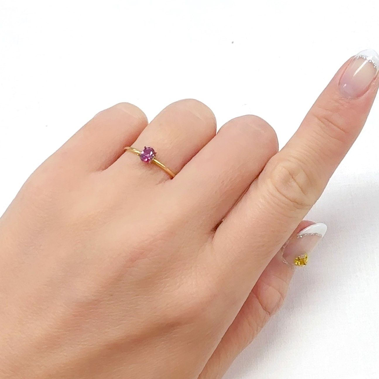 パープルサファイア 非加熱 パキスタン・カシミール地方産 0.28ct[240628400]4.7x3.4mm前後