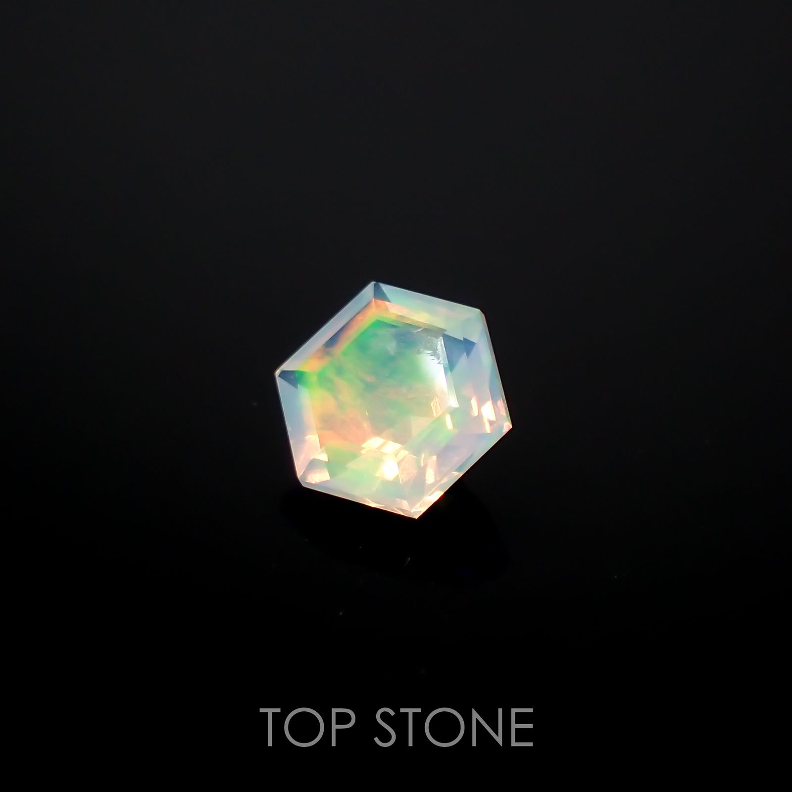 ◇ヘキサゴンカット◇エチオピアオパール(宝石名オパール)エチオピア産 0.33ct 識別済[220115480]4.8x4.8mm前後