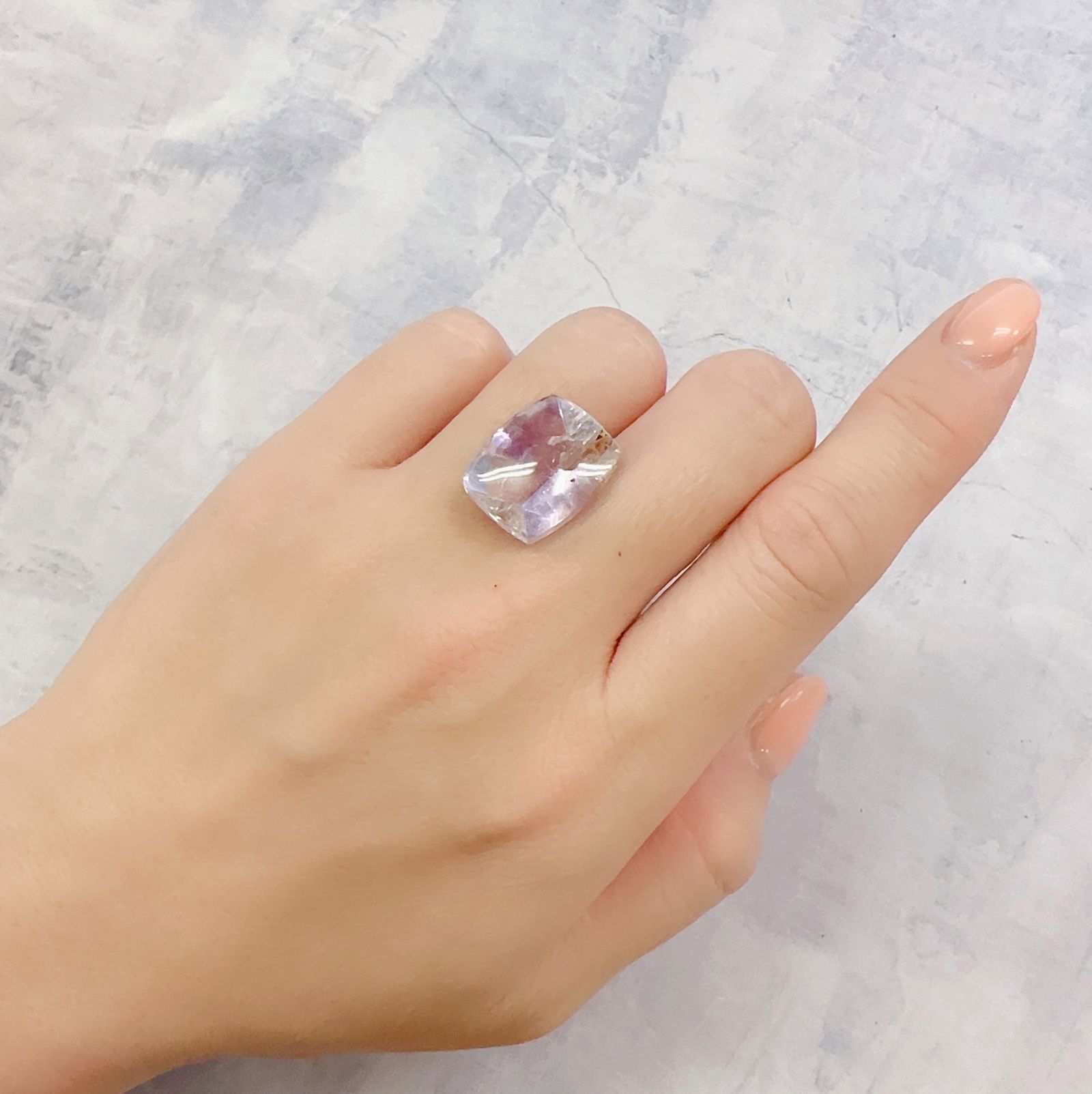 アメジストエレスチャル ブラジル産 14.89ct[230119785]17.2x13.9mm前後