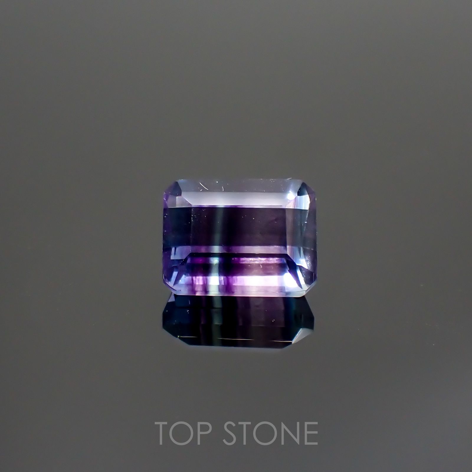 パーティカラーフローライト(宝石名フルオライト)ブラジル産 3.23ct 識別済[220115092]9x6.9mm前後