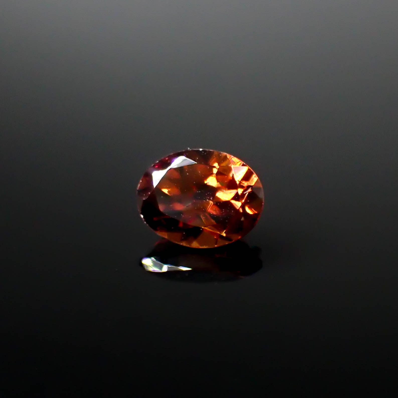 オレンジジルコン スリランカ/カンボジア産 2.80ct[240728501]9x7.1mm前後