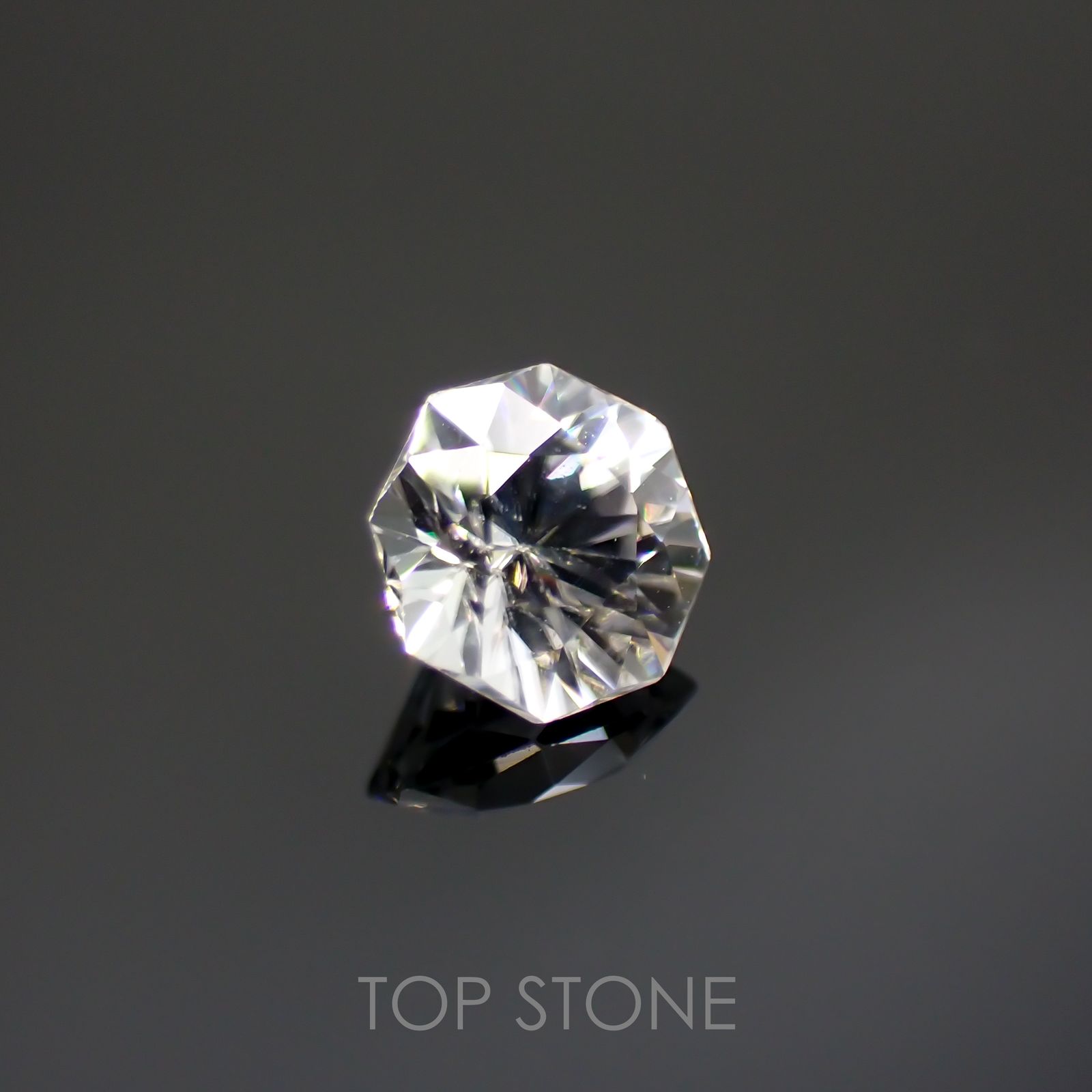 ◇オクタゴンカット◇カラーレスジルコン(宝石名ホワイト・ジルコン)スリランカ/カンボジア産 0.80ct 識別済[220114280]4.9x4.9mm前後