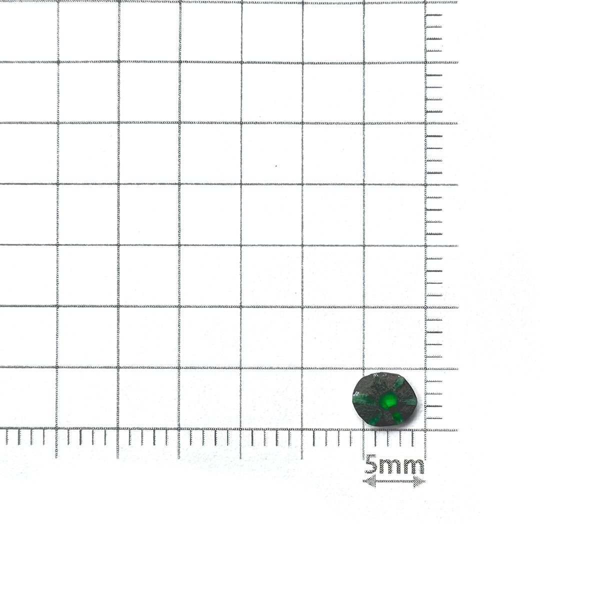 逆トラピッチェエメラルド(宝石名エメラルド)コロンビア産 0.23ct 識別済[231224415]5x4.2mm前後