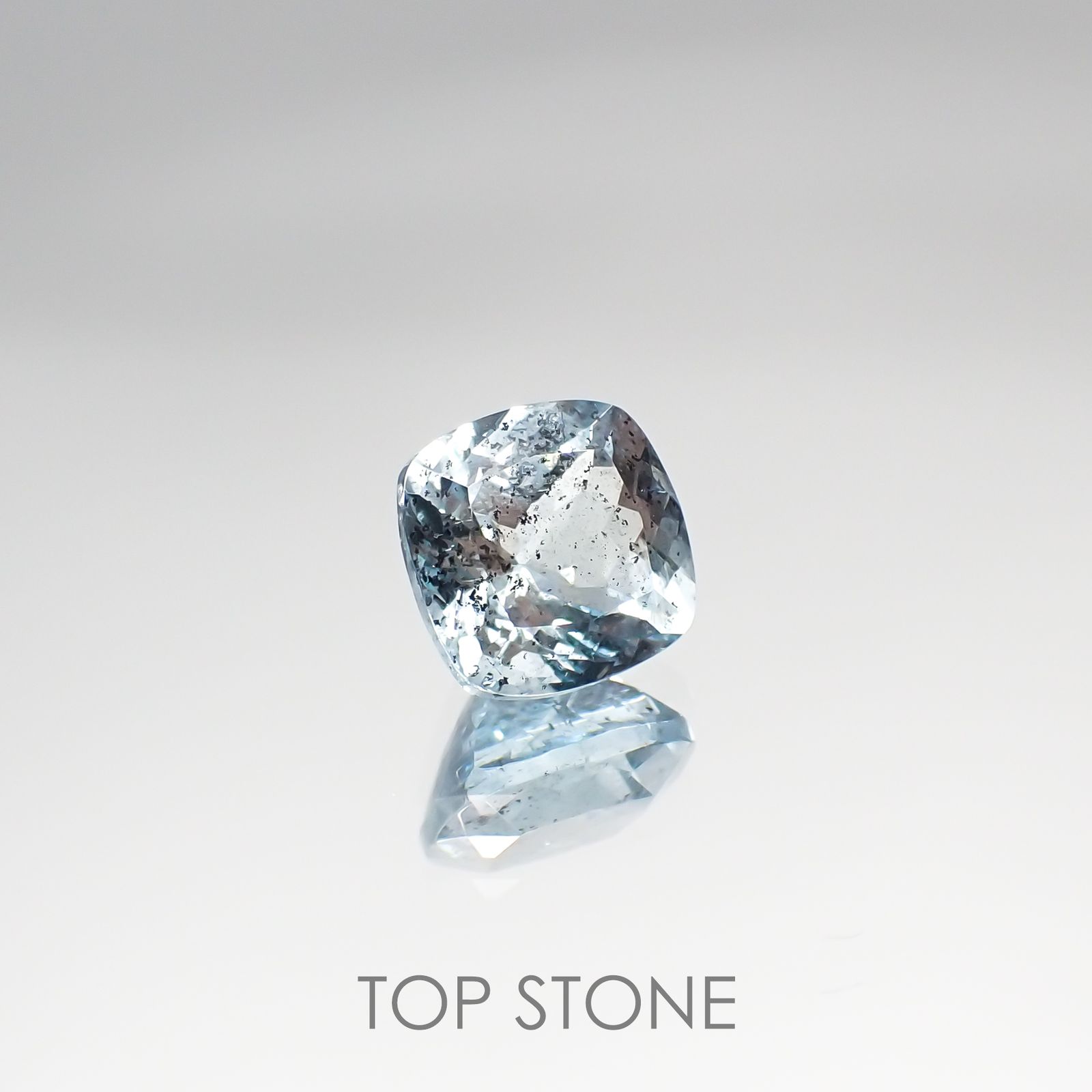 アベンチュリンアクアマリン(宝石名アクアマリン) ナイジェリア産 2.95ct 識別済[210712978]8.7×8.6mm前後