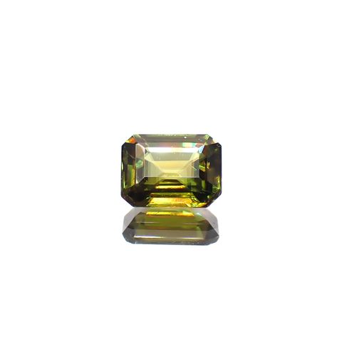 カラーチェンジスフェーン(宝石名スフェーン / カラーチェンジ・タイプ)パキスタン産 0.63ct 識別済[240627953]5.6x4.6mm前後