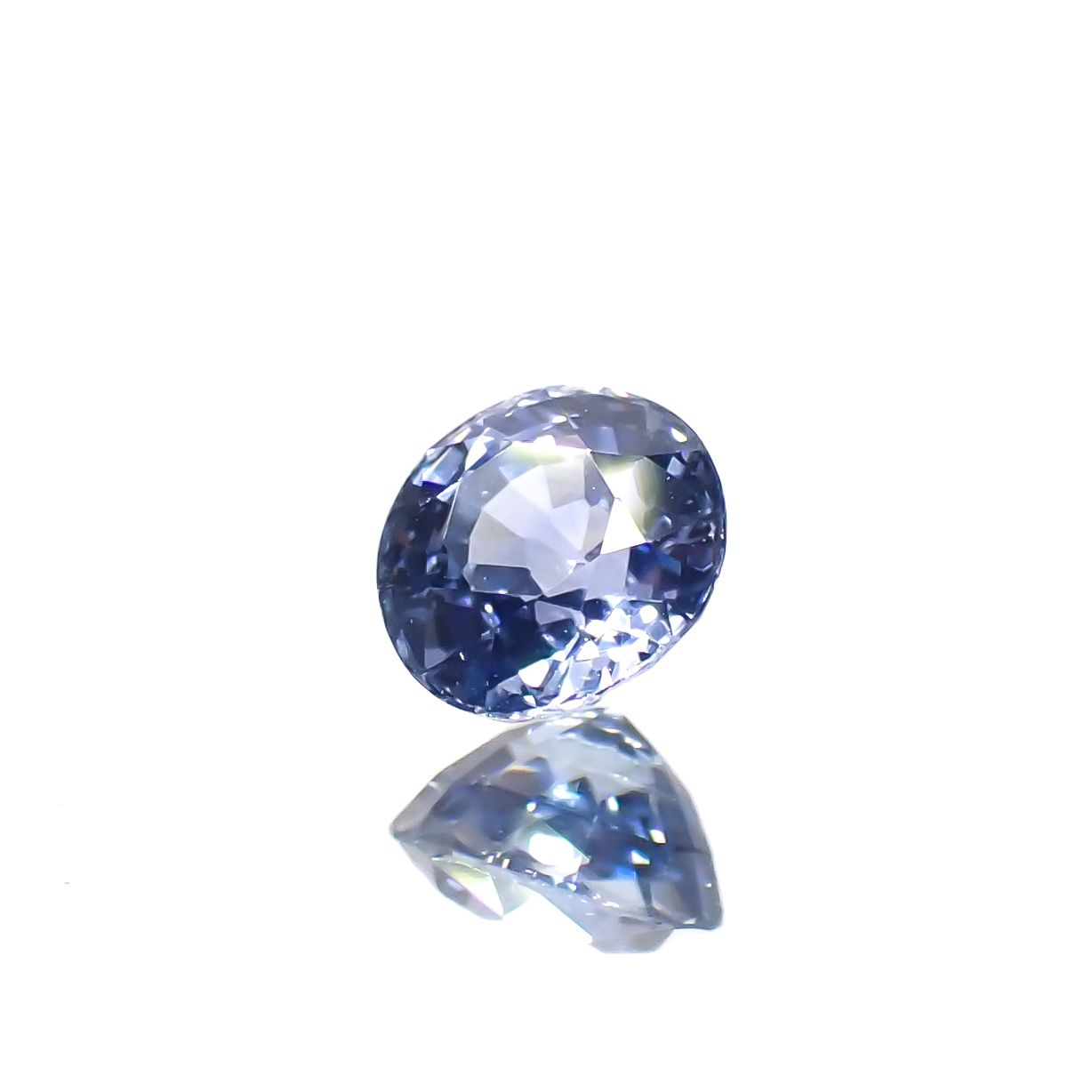 アイスブルーサファイア(宝石名サファイア)スリランカ/マダガスカル産 0.31ct 識別済[230722697]3.8x3.7mm前後