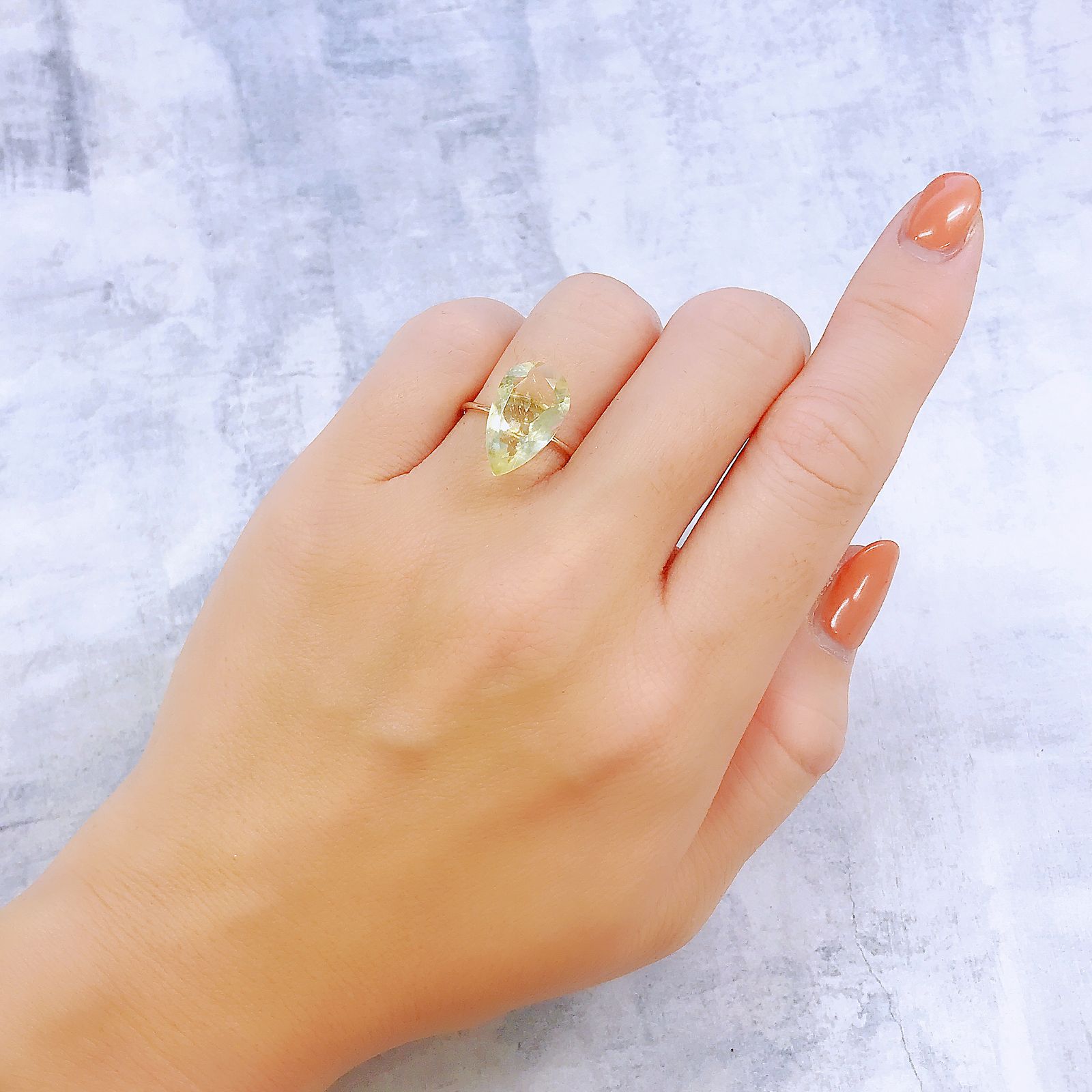 リビアングラス 発見地：エジプト・リビア砂漠 3.99ct[221018193]15.9x9.4mm前後