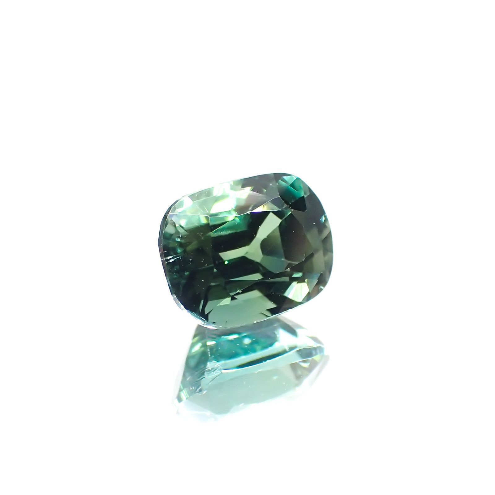 ブルーグリーントルマリン(宝石名グリーン・トルマリン) アフガニスタン産 1.268ct ソ付(彩珠)[211013583]7×5.6mm前後