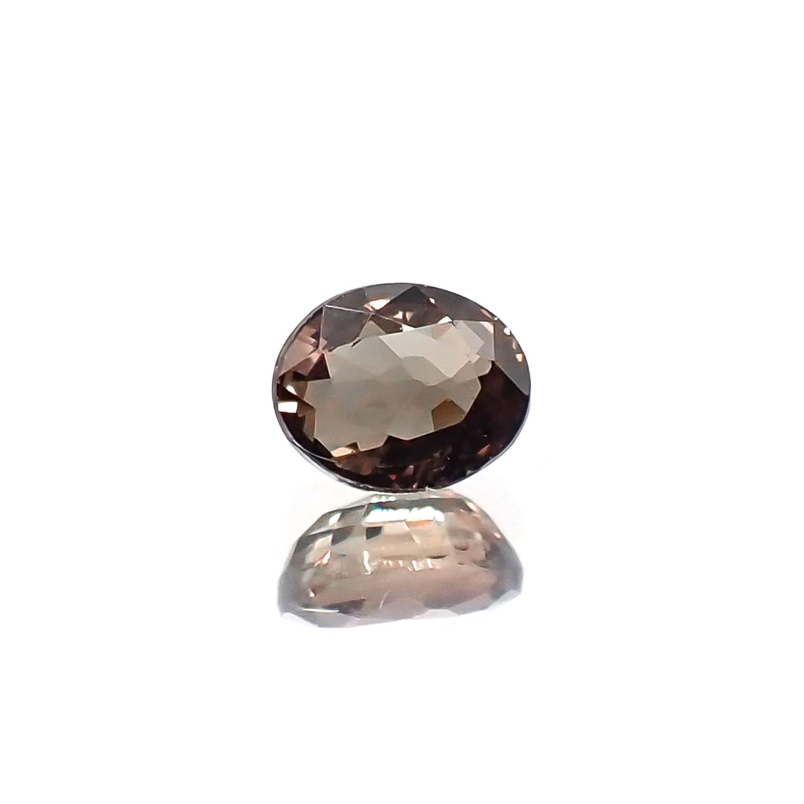 カラーチェンジサファイア 非加熱(宝石名サファイア)タンザニア産 識別済 0.38ct / 4.3x3.5mm前後 [231023982]
