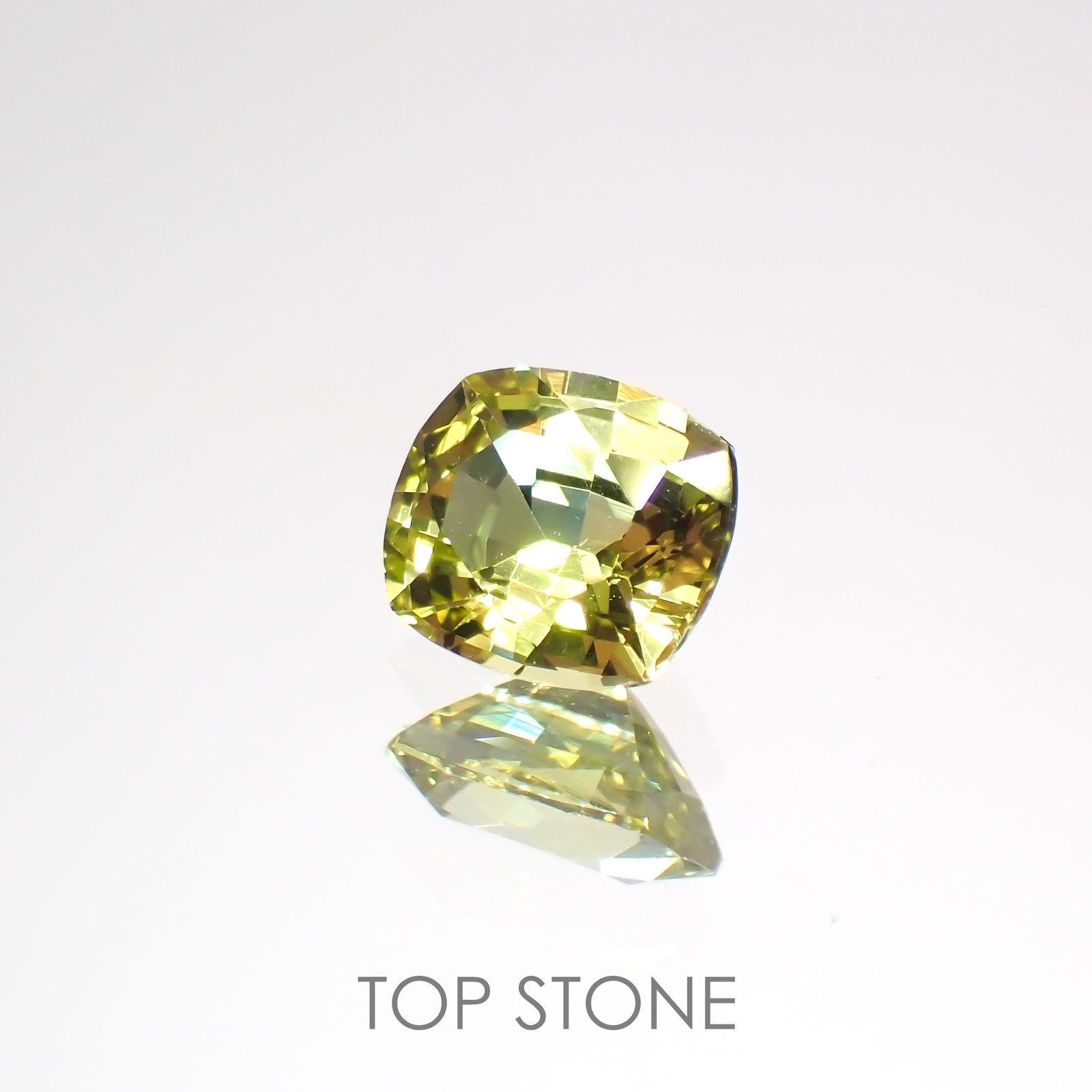 クリソベリル(宝石名クリソベリル)マダガスカル産 0.57ct 識別済[220114485]5.1x4.6mm前後