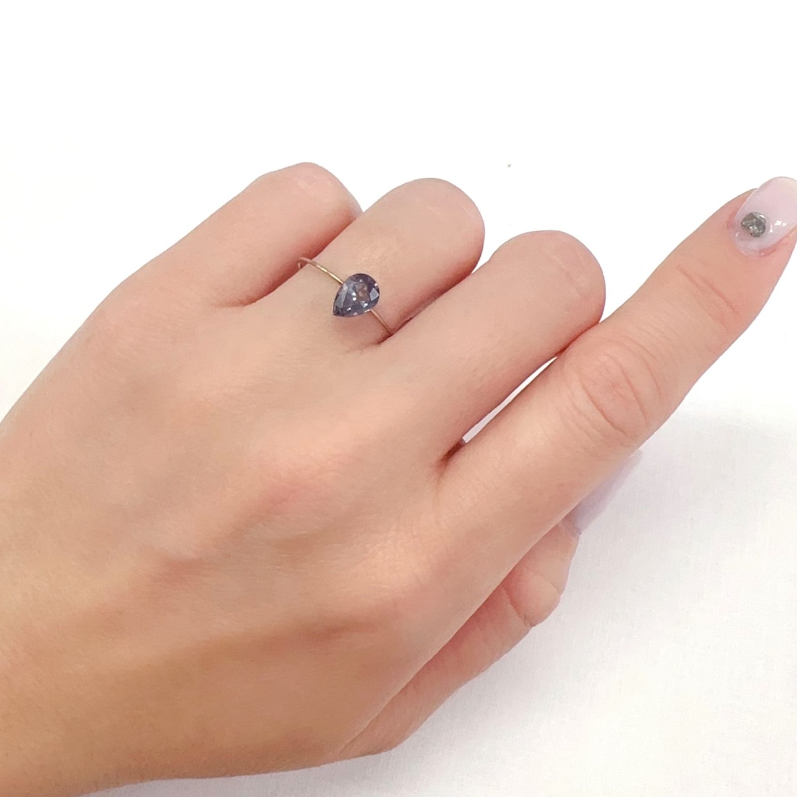 ベキリーブルーガーネット（カラーチェンジガーネット アレキタイプ）(宝石名ガーネット)マダガスカル・ベキリー産 1.06ct 識別済[231224534]7.7x5.5mm前後