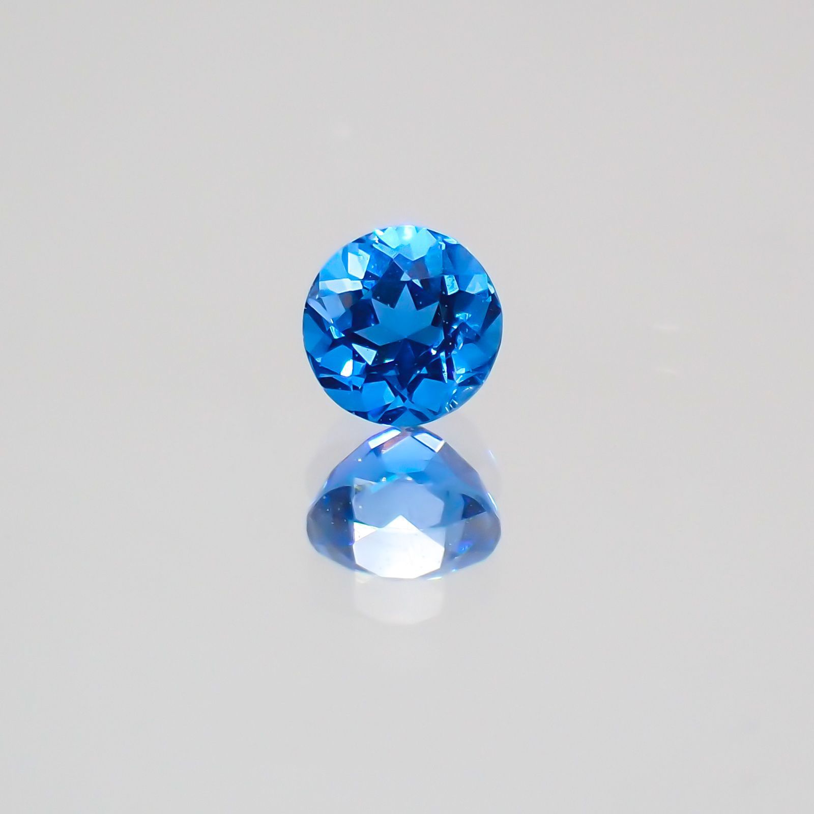 アウイナイト ドイツ産 ルース 0.13ct[210210032]3.1×3.1mm前後