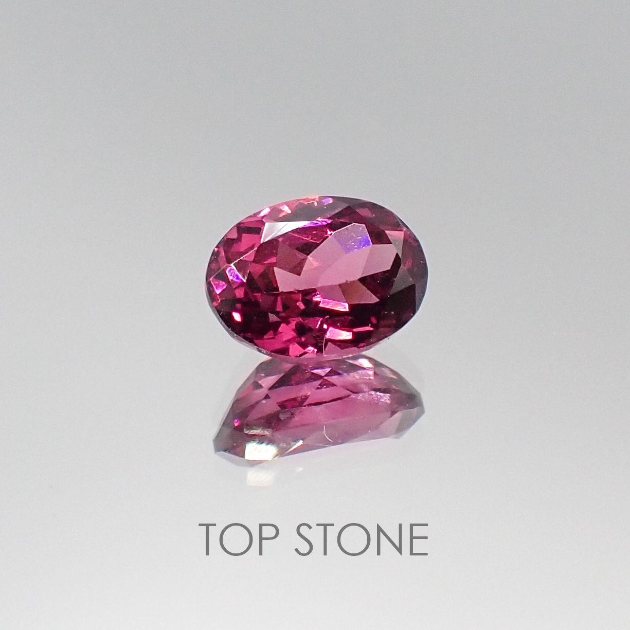 マラヤガーネット(宝石名ガーネット) タンザニア・マヘンゲ産 1.20ct 識別済[20052306]7×5mm前後