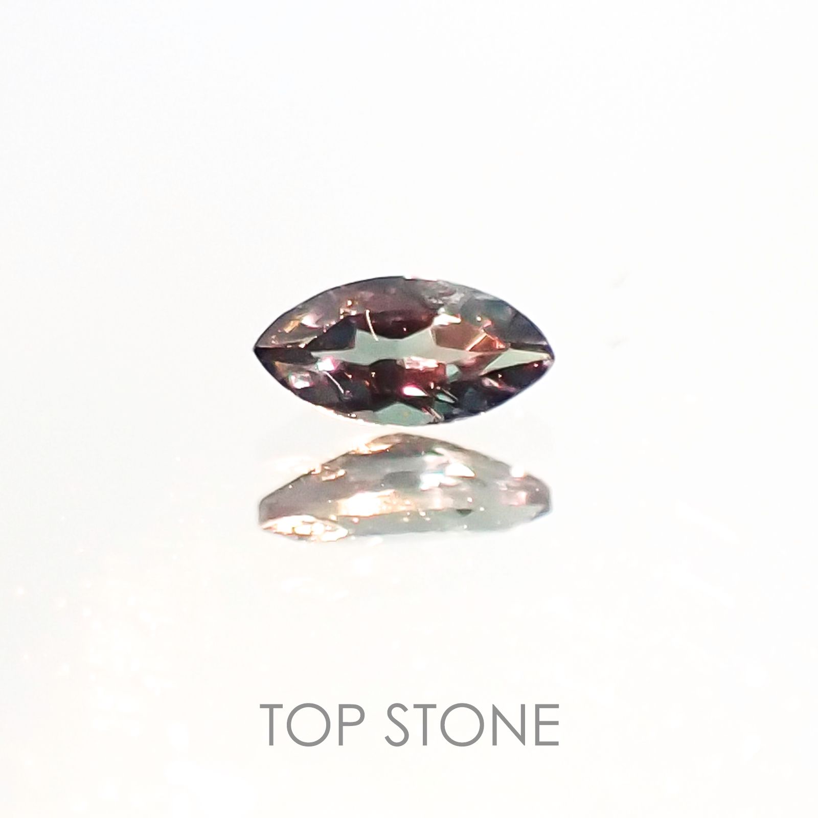 カラーチェンジガーネット(アレキタイプ) マダガスカル・ベキリー産 ルース 0.094ct[20106590]4.1×2.1mm前後