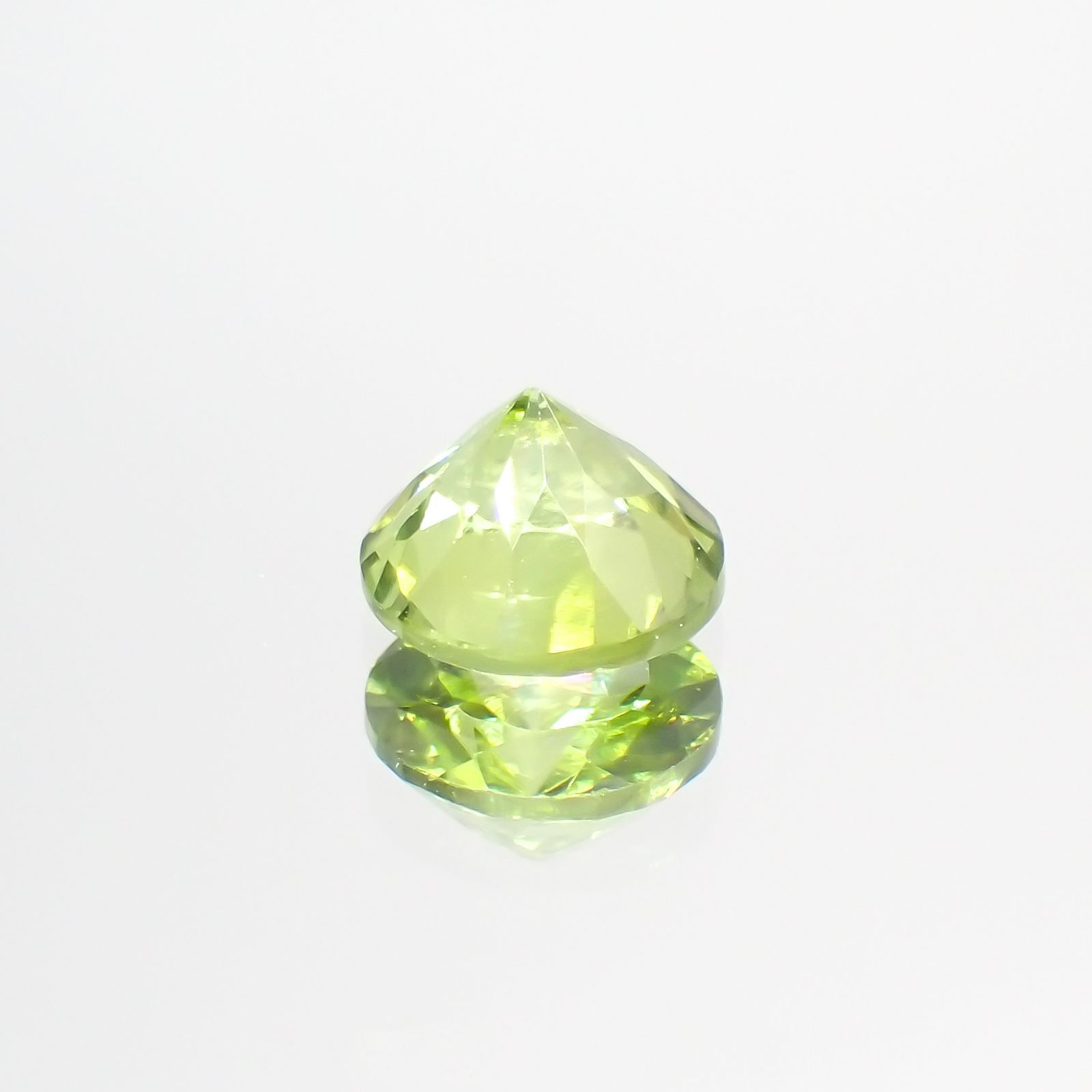ペリドット(宝石名ペリドット) パキスタン産 1.15ct 識別済[210813072]6.4×6.4mm前後