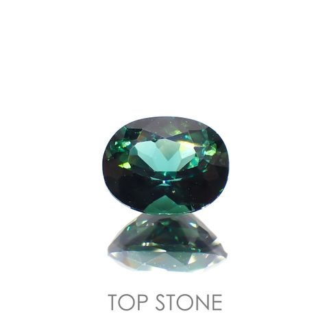 グリーントルマリン(宝石名グリーン・トルマリン) ブラジル産 ソ付(彩珠) 1.891ct / 8.4x6.7mm前後 [210711591]