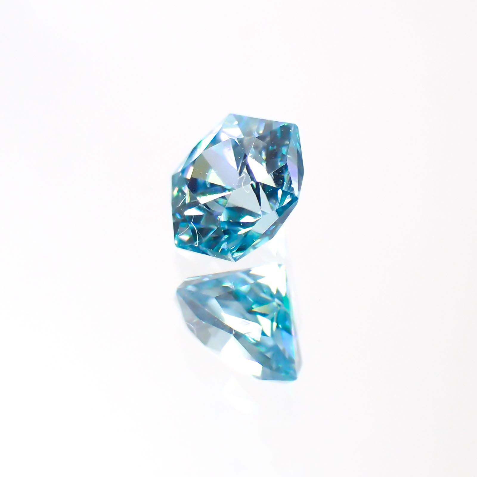 ◇ヘキサゴンカット◇ブルージルコン(宝石名ジルコン) カンボジア産 0.78ct 識別済[211013365]4.8×4.8mm前後