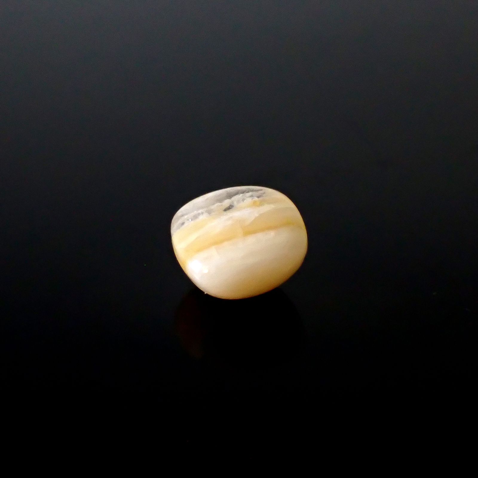 北海道石(北海道オパール) 北海道河東郡鹿追町然別産 1.86ct [250530383]7.7x7.8mm前後
