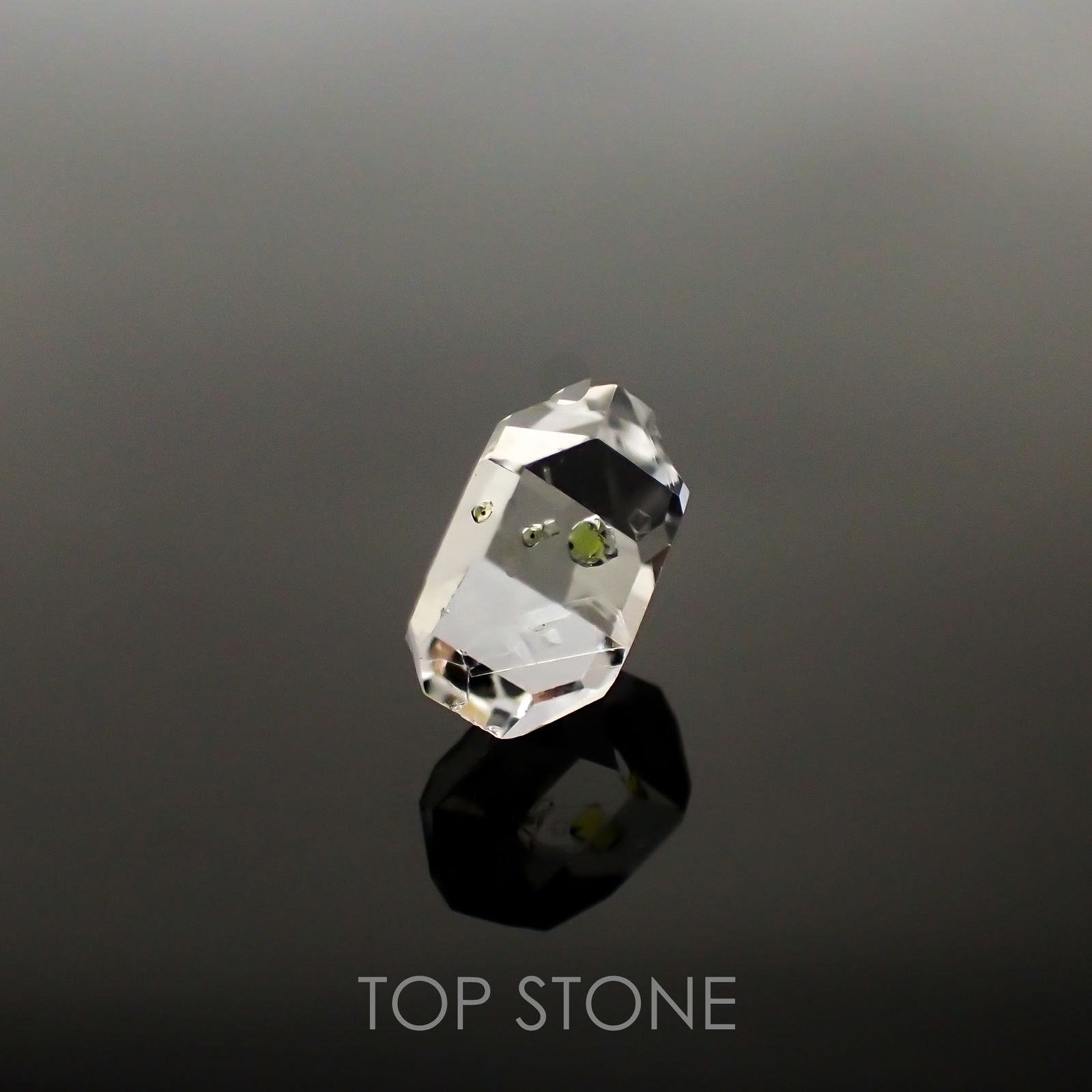 オイルインクォーツ パキスタン産 ルース 3.45ct[210811438]11.6×8.7mm前後