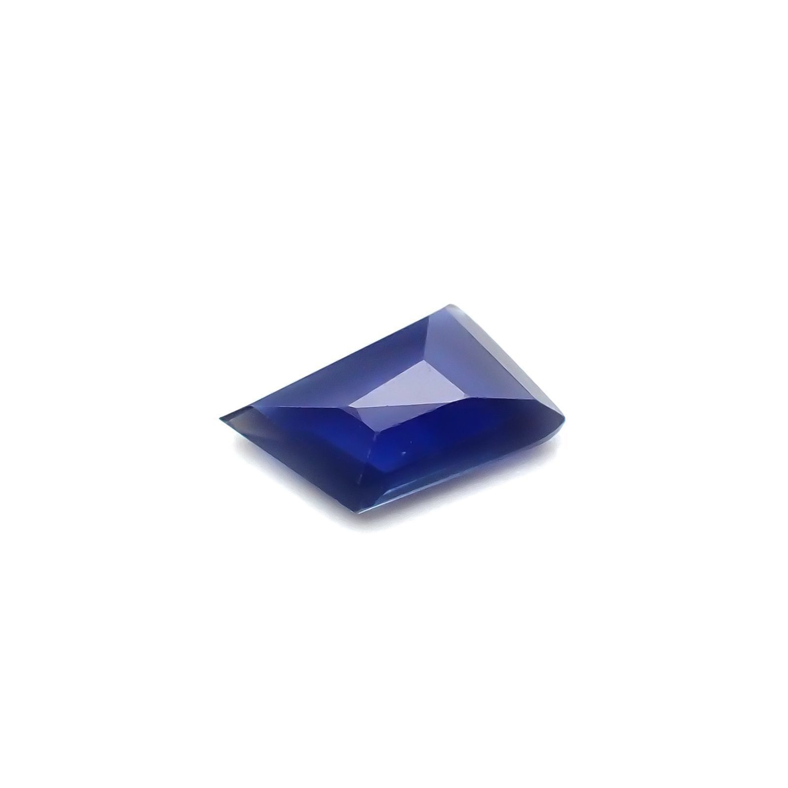 ◇カスタムカット◇サファイア(宝石名サファイア) マダガスカル産 0.62ct 識別済[210913198]6.8×4.6mm前後