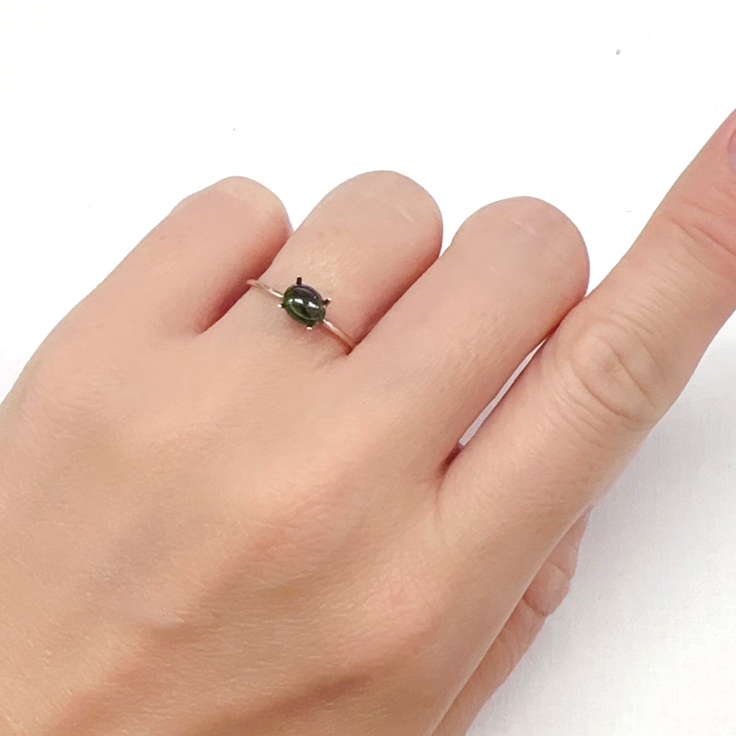 クロムトルマリン タンザニア産 0.68ct[240527776]6x4.7mm前後