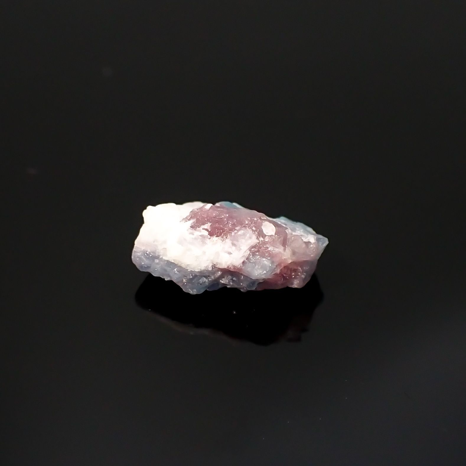 バイカラーパライバトルマリン 原石 ブラジル産 2.33ct[220516015]10x7.8mm前後