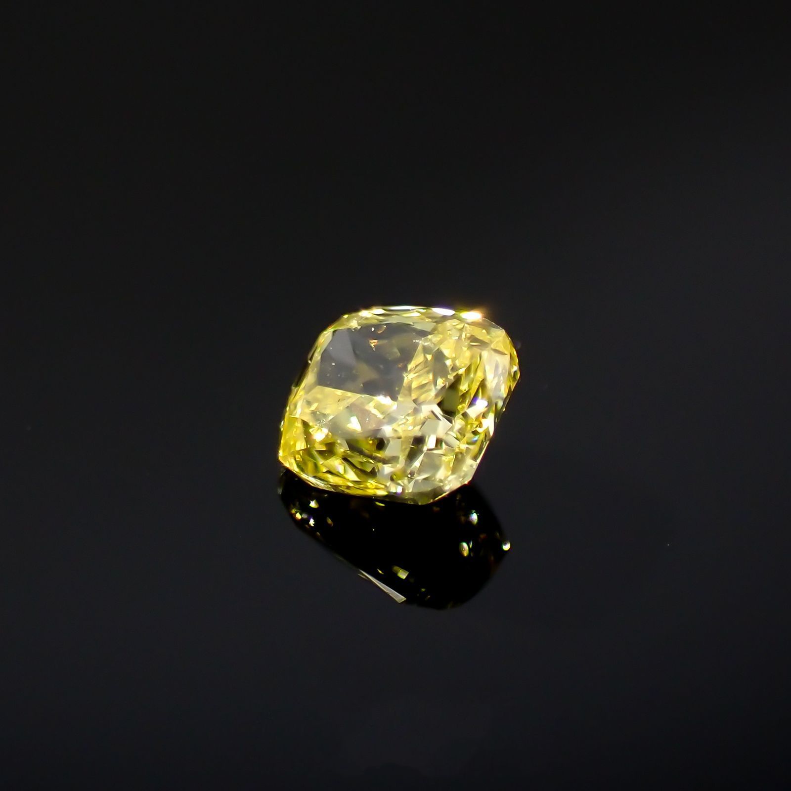 イエローダイヤモンド SI-VS(宝石名ダイアモンド) 0.14ct 識別済[220616388]3.1x2.7mm前後