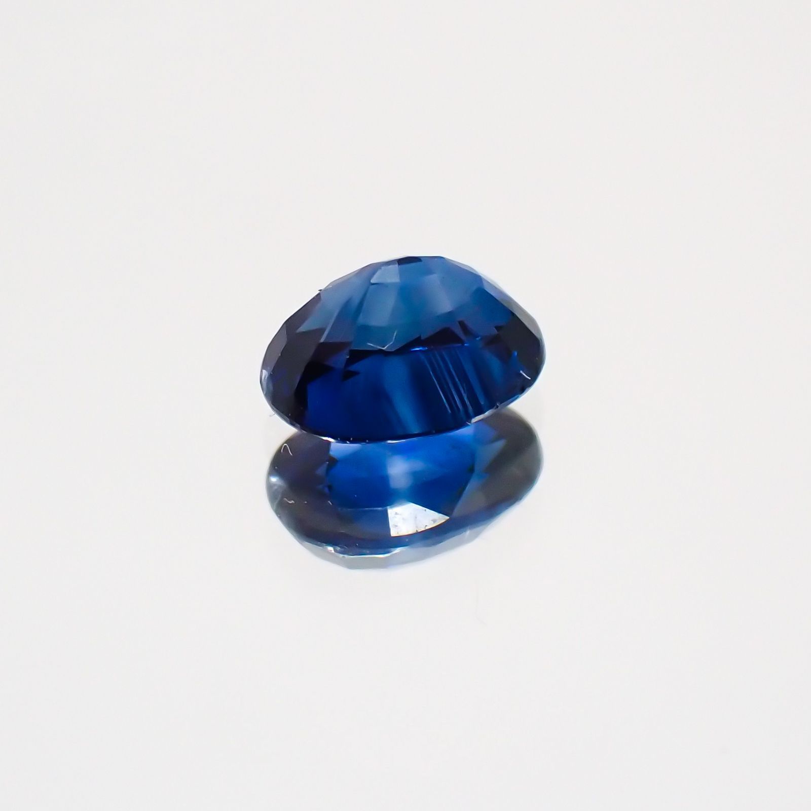 サファイア マダガスカル・スリランカ産 ルース 0.52ct[21038712]5.2×3.8mm前後
