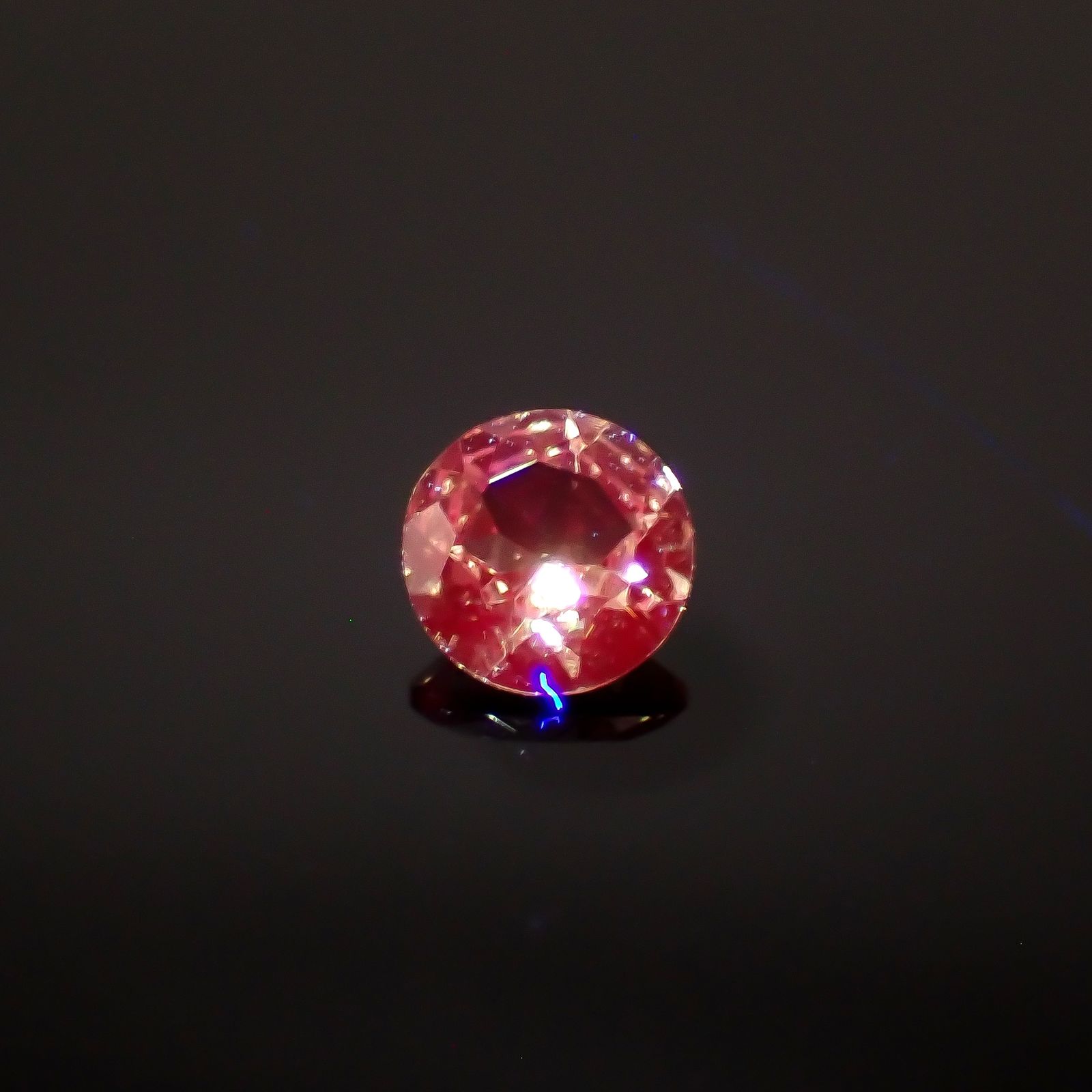 ドラゴンガーネット タンザニア産 0.29ct[240427282]4.1x4.1mm前後
