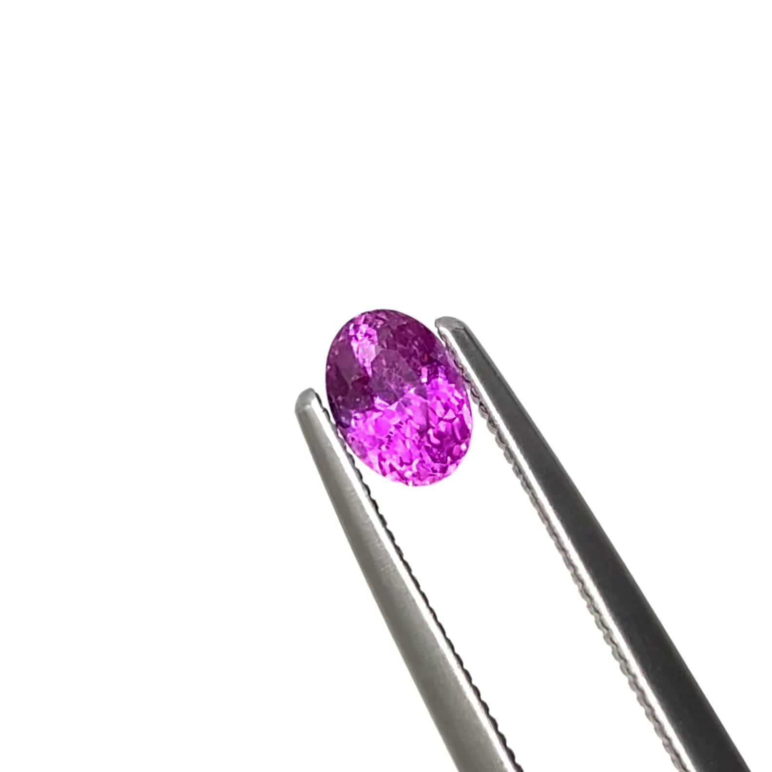 ピンクサファイア スリランカ産 0.49ct / 5.4x3.8mm前後 [240929061