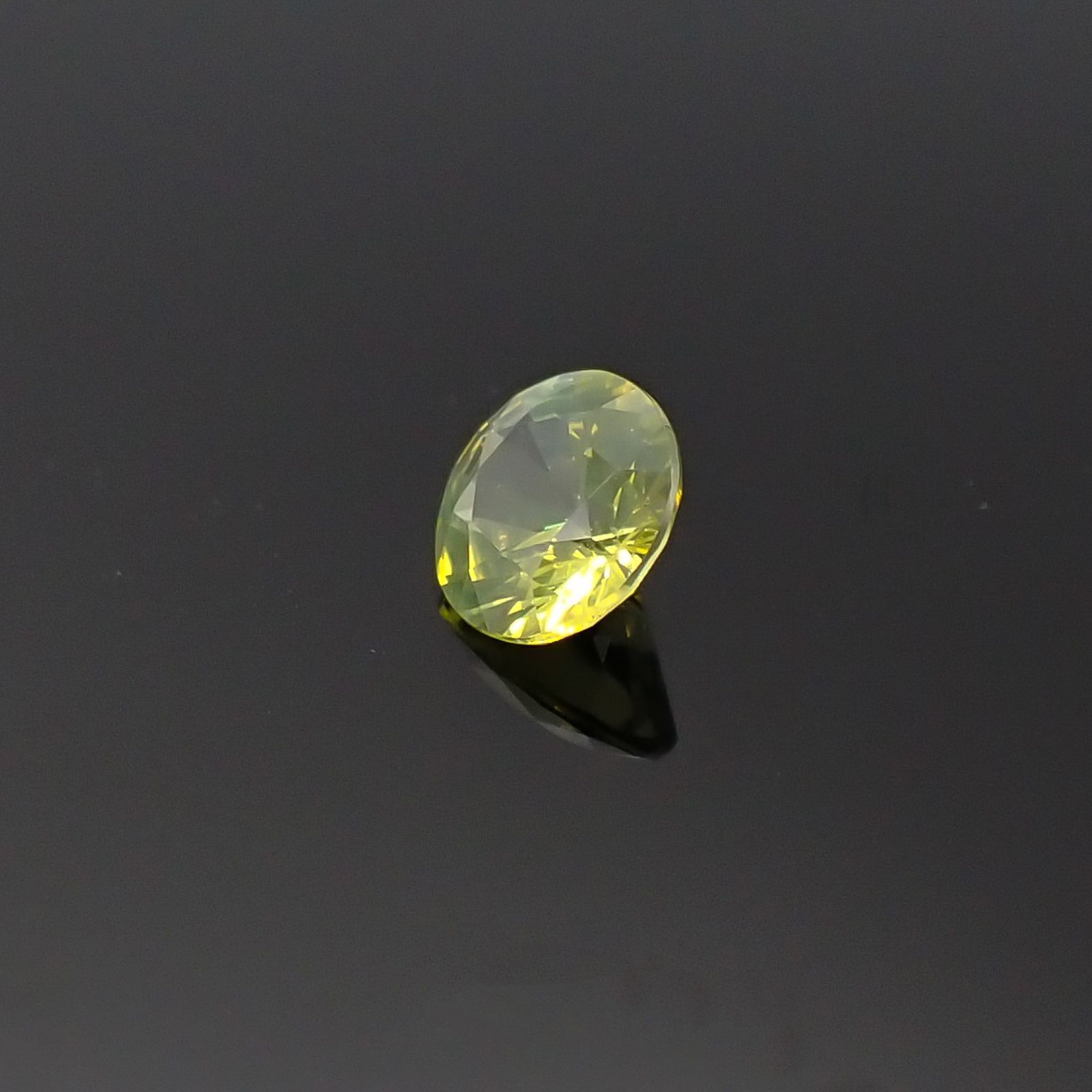 クリソベリル(宝石名クリソベリル)スリランカ産 0.29ct 識別済[220817255]4.1x4mm前後