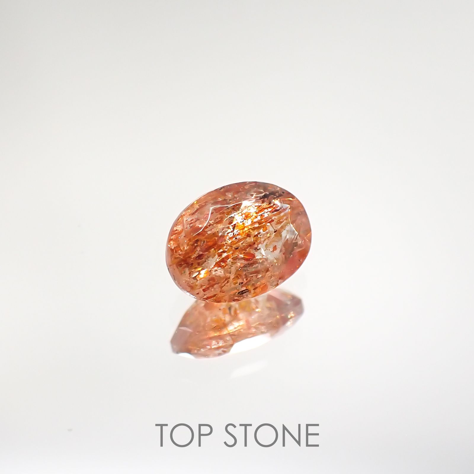 イリュージョンサンストーン(宝石名フェルドスパー) タンザニア産 0.74ct 識別済[210812293]6.8×5.1mm前後