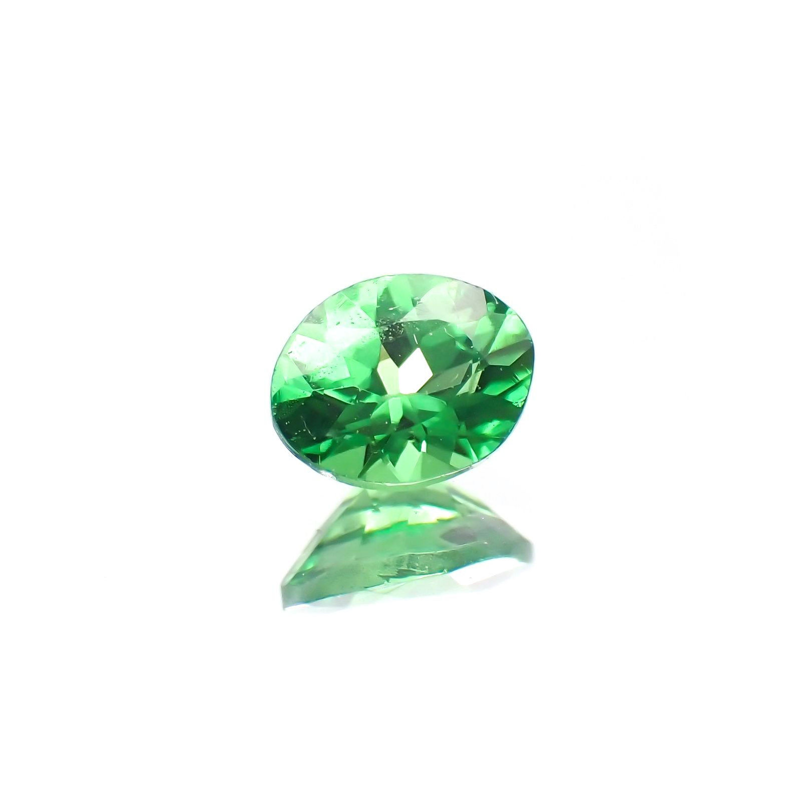 ツァボライト(宝石名ガーネット)タンザニア産 0.25ct 識別済[251018725]4.5x3.4mm前後