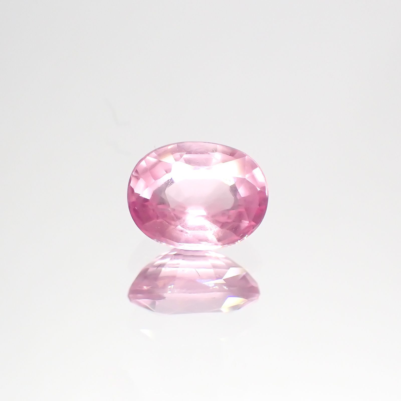 シルキーピンクスピネル(宝石名ピンク・スピネル) タンザニア産 0.74ct 識別済[240212893]6.1×4.8mm前後