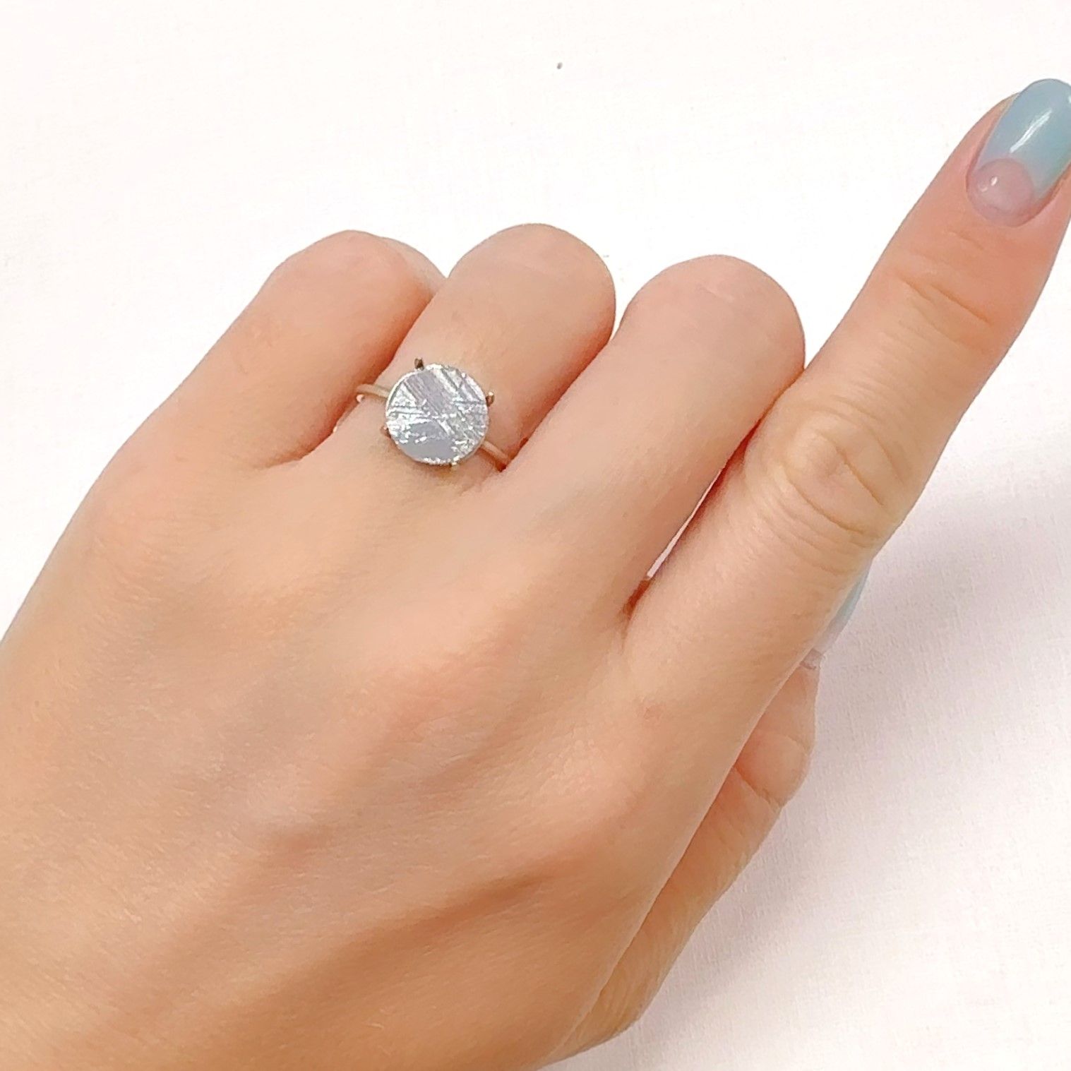 アルタイ隕石 発見地:中国 1.34ct[240125574]9.9x9.9mm前後