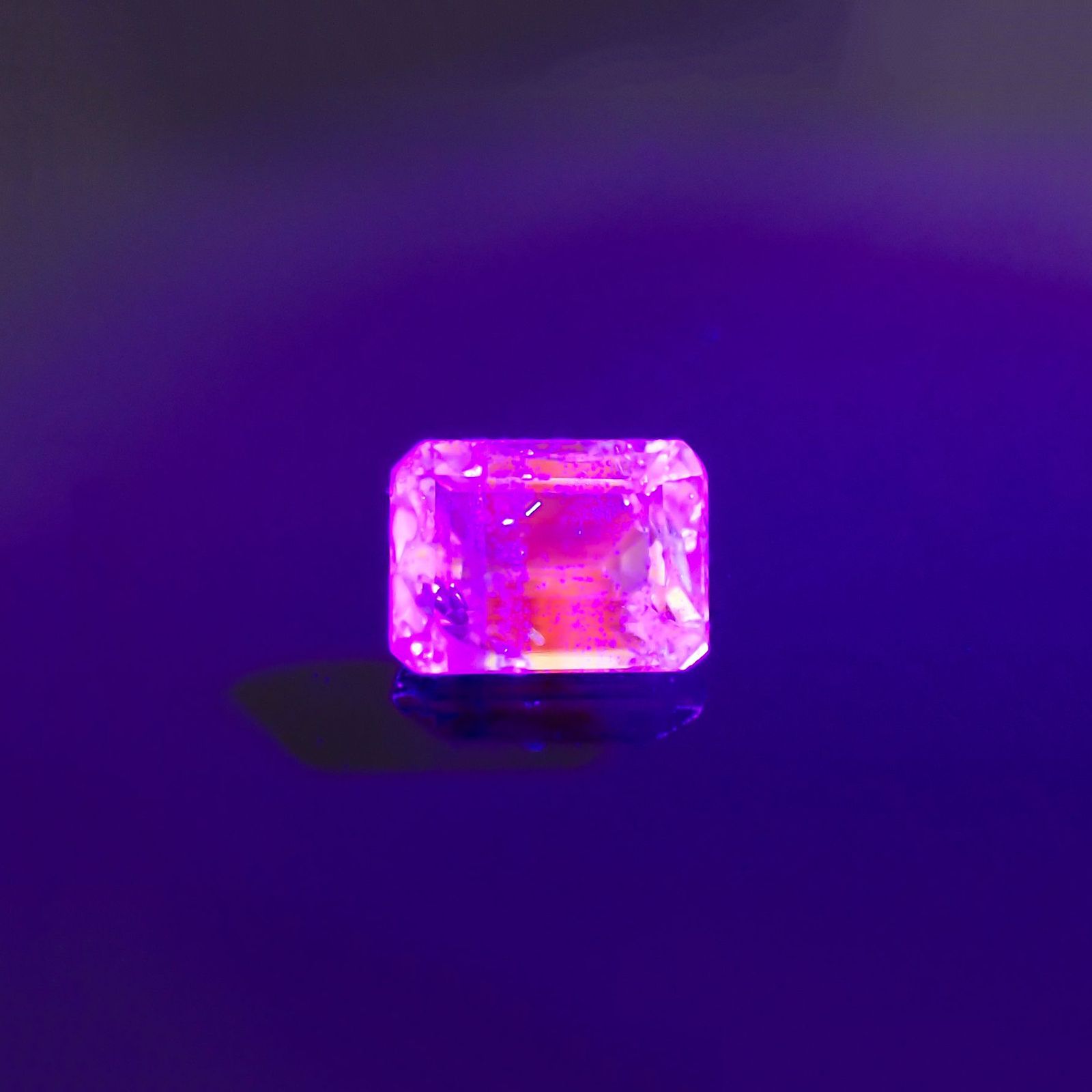 バイカラーツァボライト(宝石名グリーン グロッシュラー・ガーネット) タンザニア産 1.29ct 識別済[210711906]6.8×5mm前後