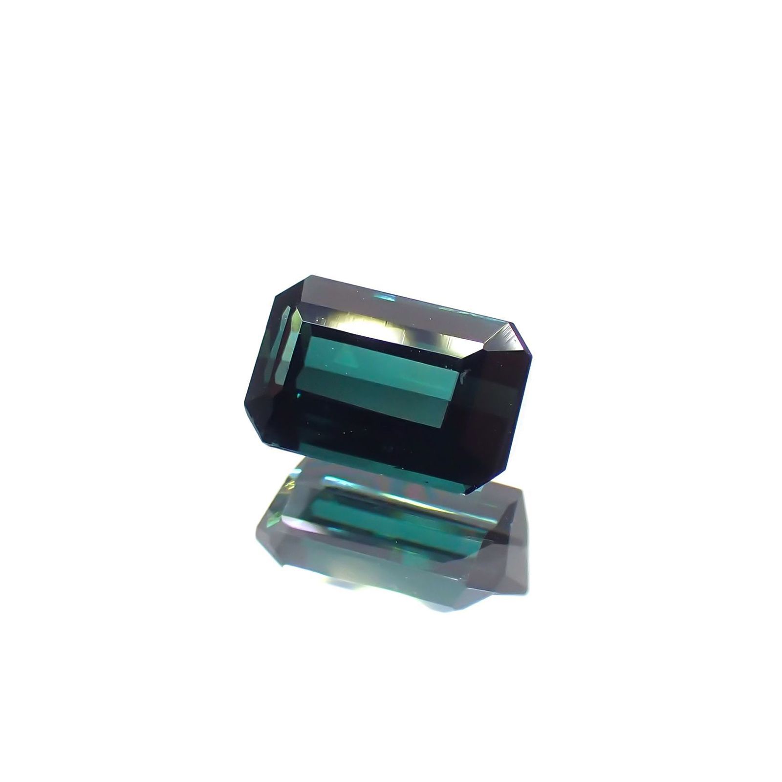 インディゴライト(宝石名ブルー・トルマリン/別名インディゴライト)ブラジル産 ソ付(彩珠) 1.175ct / 7.1x4.7mm前後 [231224373]