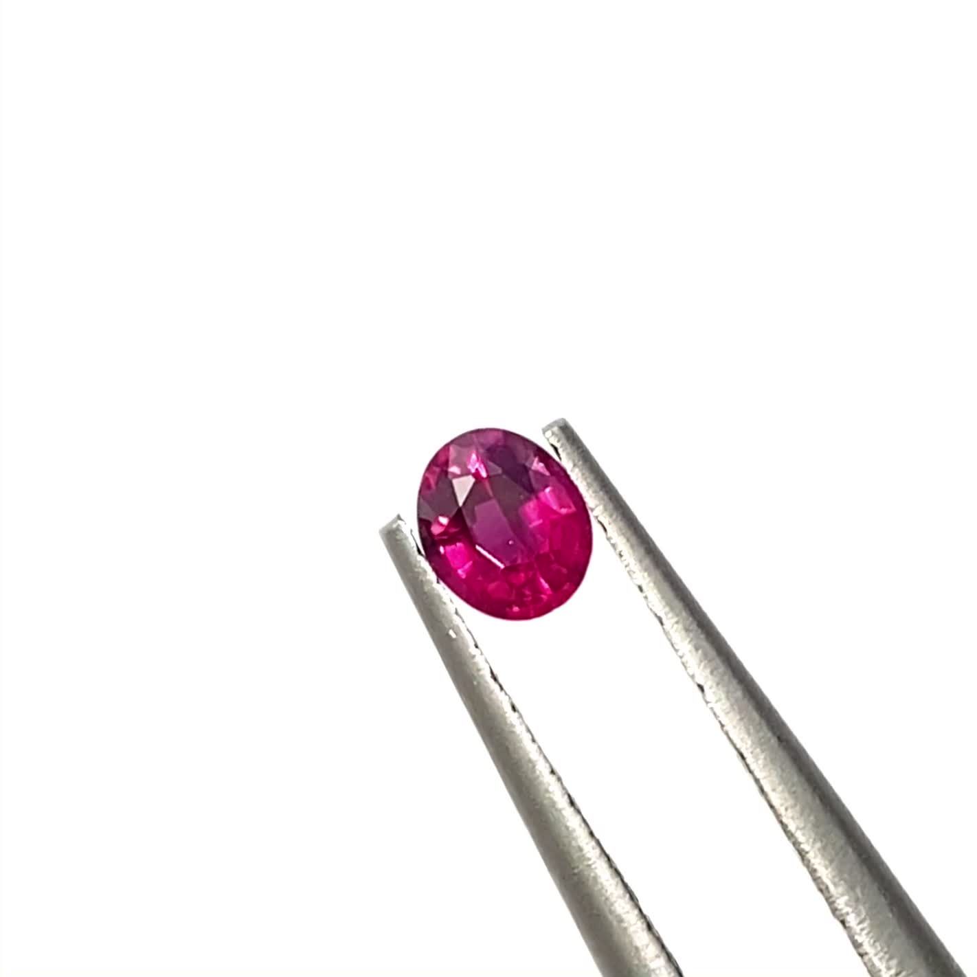 ルビー 非加熱 マダガスカル産 0.21ct[230622338]3.8x3.2mm前後
