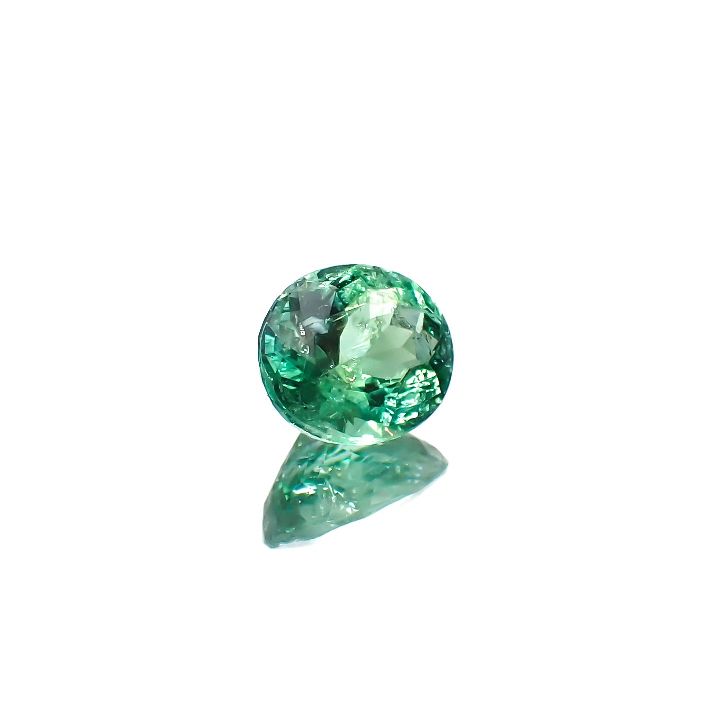 パライバトルマリン ブラジル・パライバ州バターリャ鉱山産 0.42ct[240928736]5.1x4.4mm前後