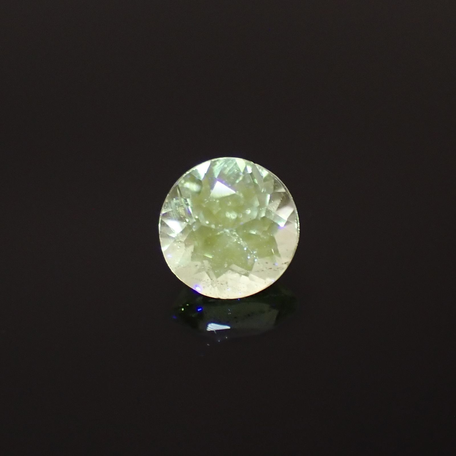バナジウムコーネルピン(宝石名コーネルピン)タンザニア・タンガ州産 識別済 0.36ct / 4.3x4.3mm前後 [230320930]
