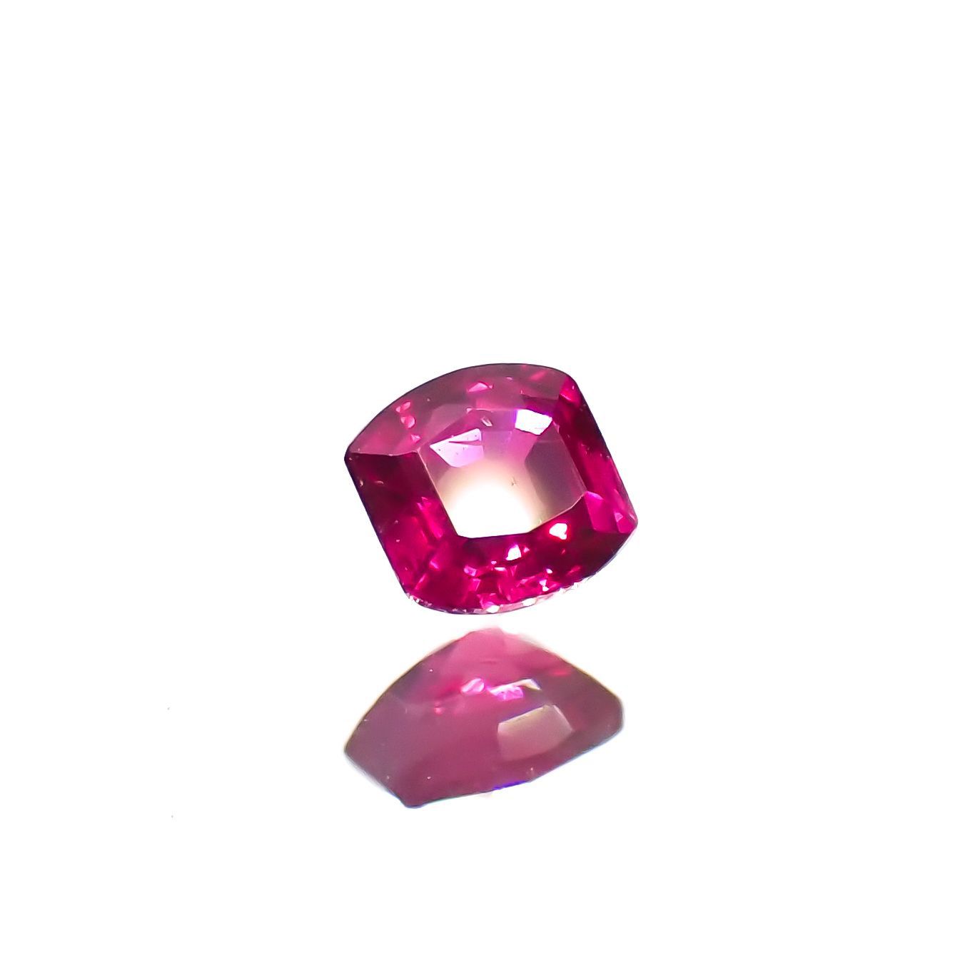 ルビー モザンビーク/ビルマ産 0.15ct [220616199]2.9x2.7mm前後