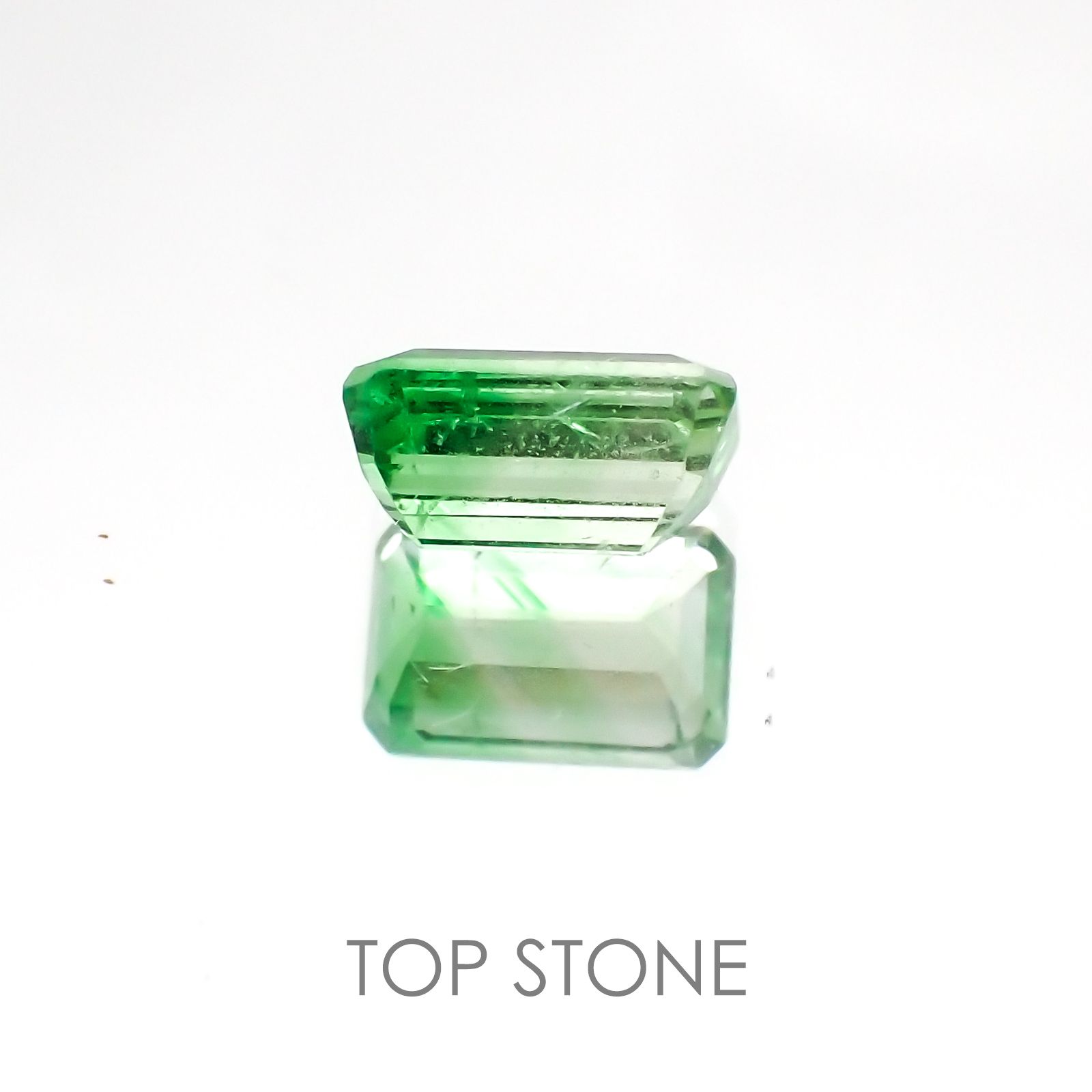 バイカラーツァボライト タンザニア産 ルース 1.22ct[20128486]7.1×4.7mm前後