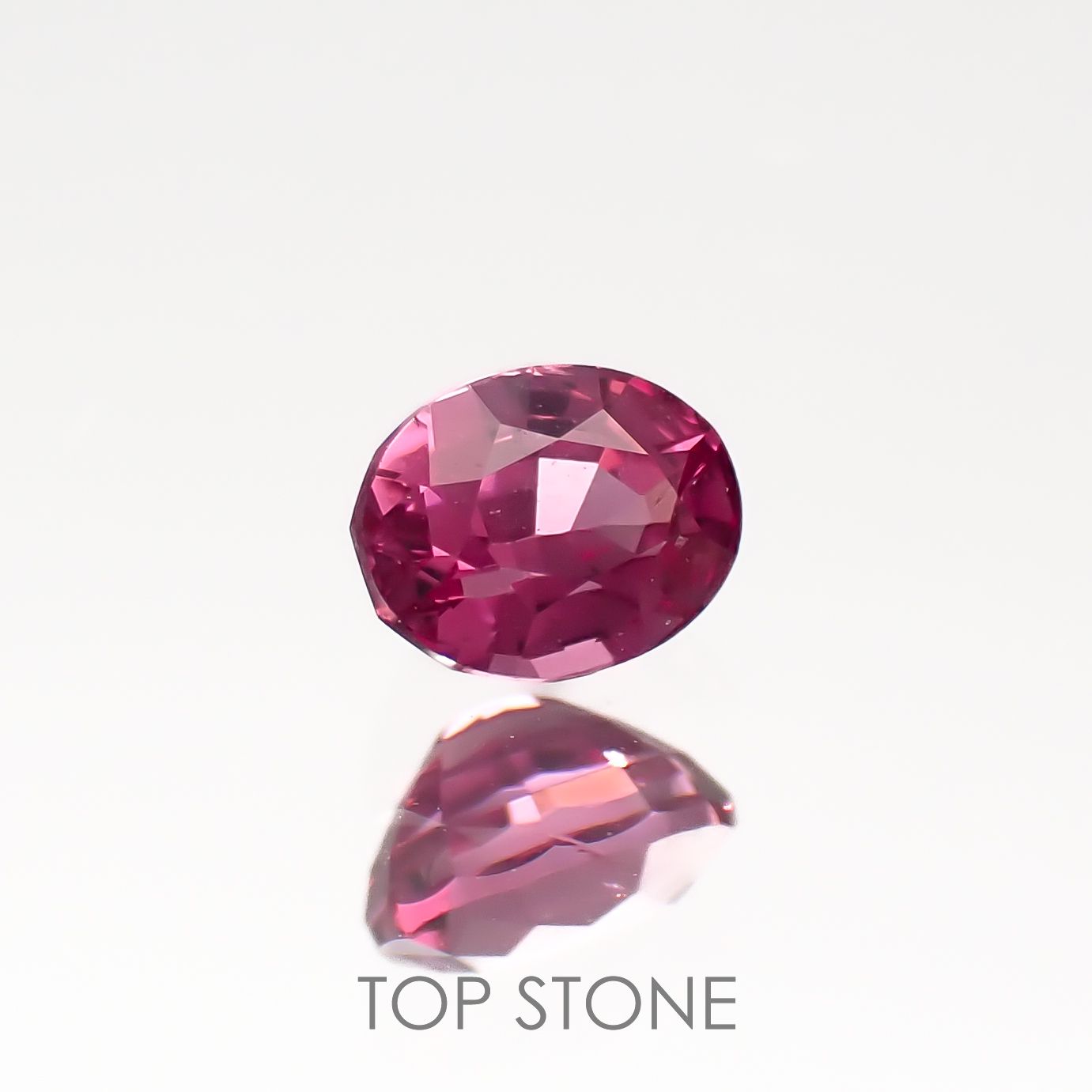 ホットピンクスピネル(宝石名ピンク・スピネル)タンザニア産 0.24ct 識別済[220817354]4x3.1mm前後