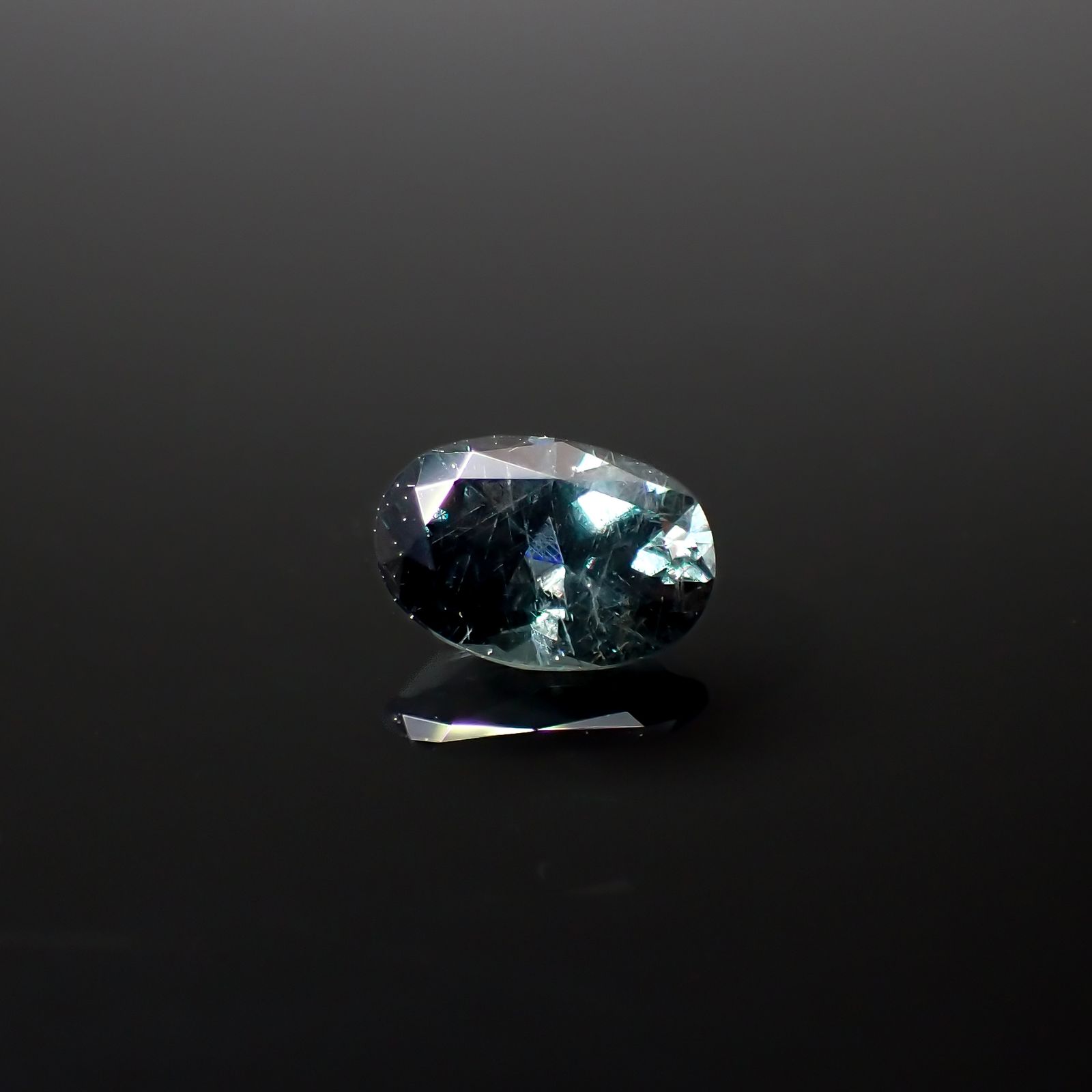 ベキリーブルーガーネット（カラーチェンジガーネット アレキタイプ） マダガスカル・ベキリー産 0.54ct[240125485]5.8x3.9mm前後