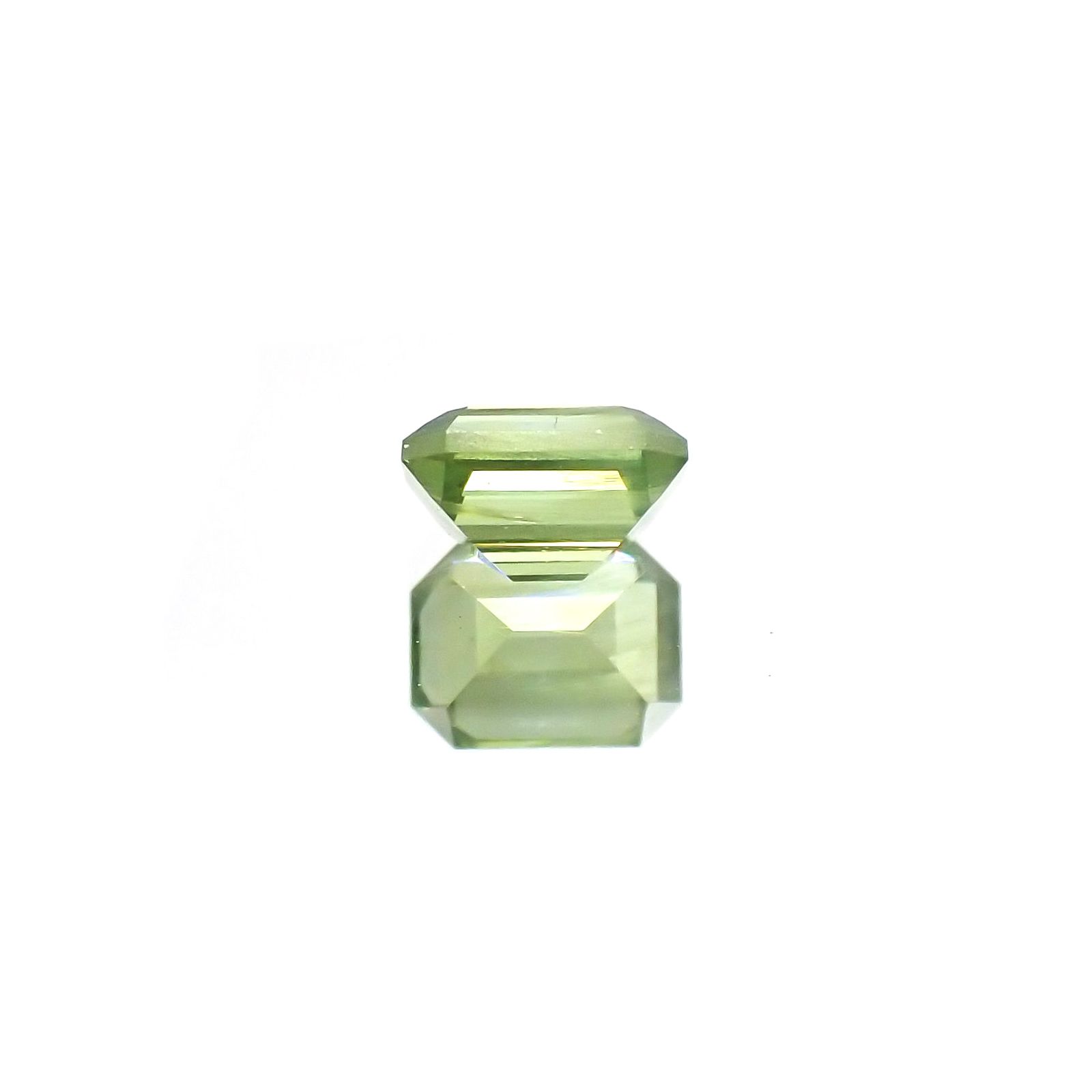 デマントイドガーネット(宝石名デマントイド・ガーネット) ロシア産 0.326ct ソ付(彩珠)[210711612]4.1×3.1mm前後