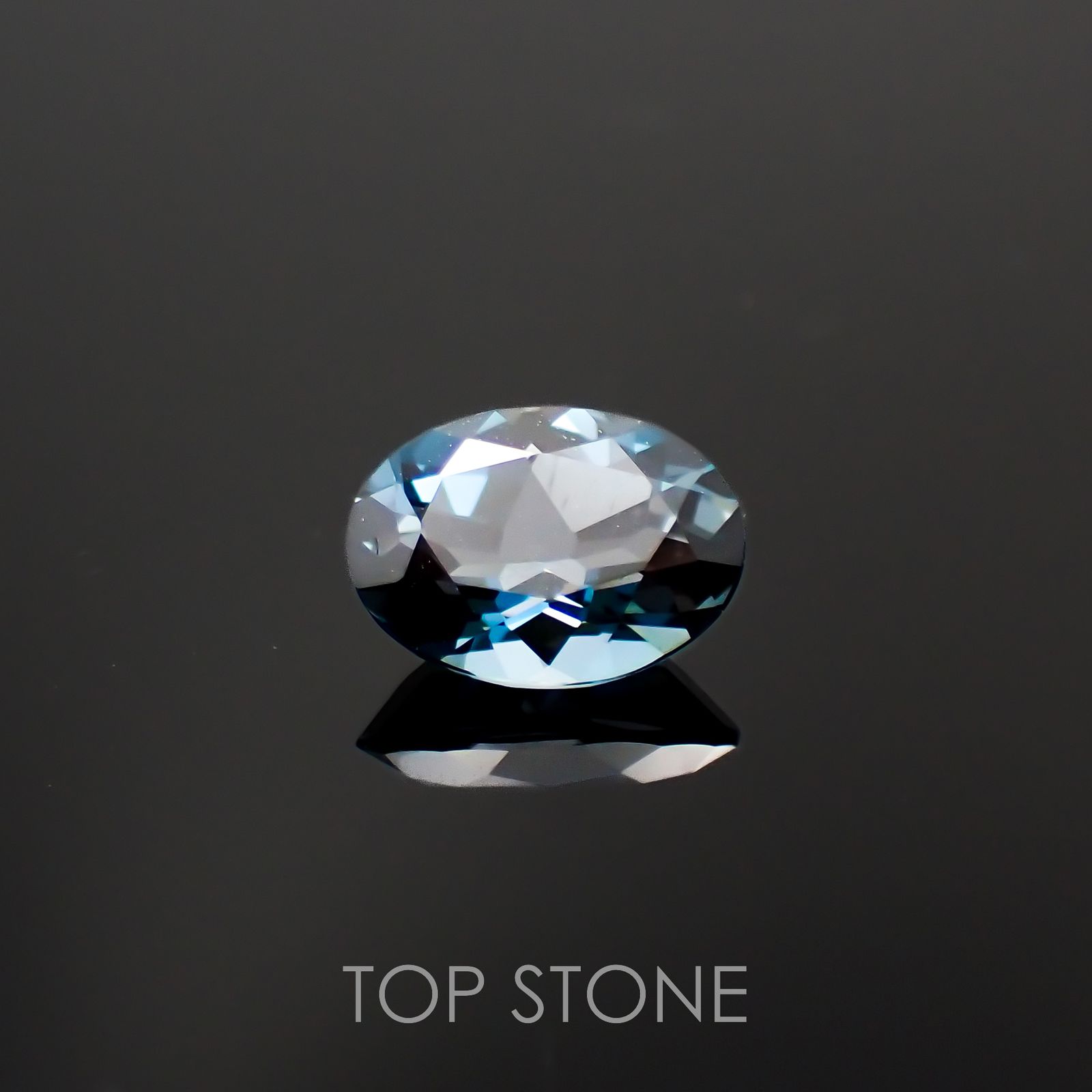ロンドンブルートパーズ ブラジル産 1.39ct[221219306]8.1x6.1mm前後