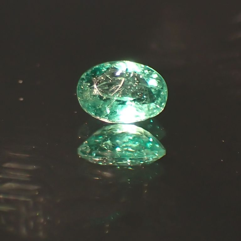パライバトルマリン ブラジル産 ルース 0.137ct[20129254]3.8×2.9mm前後